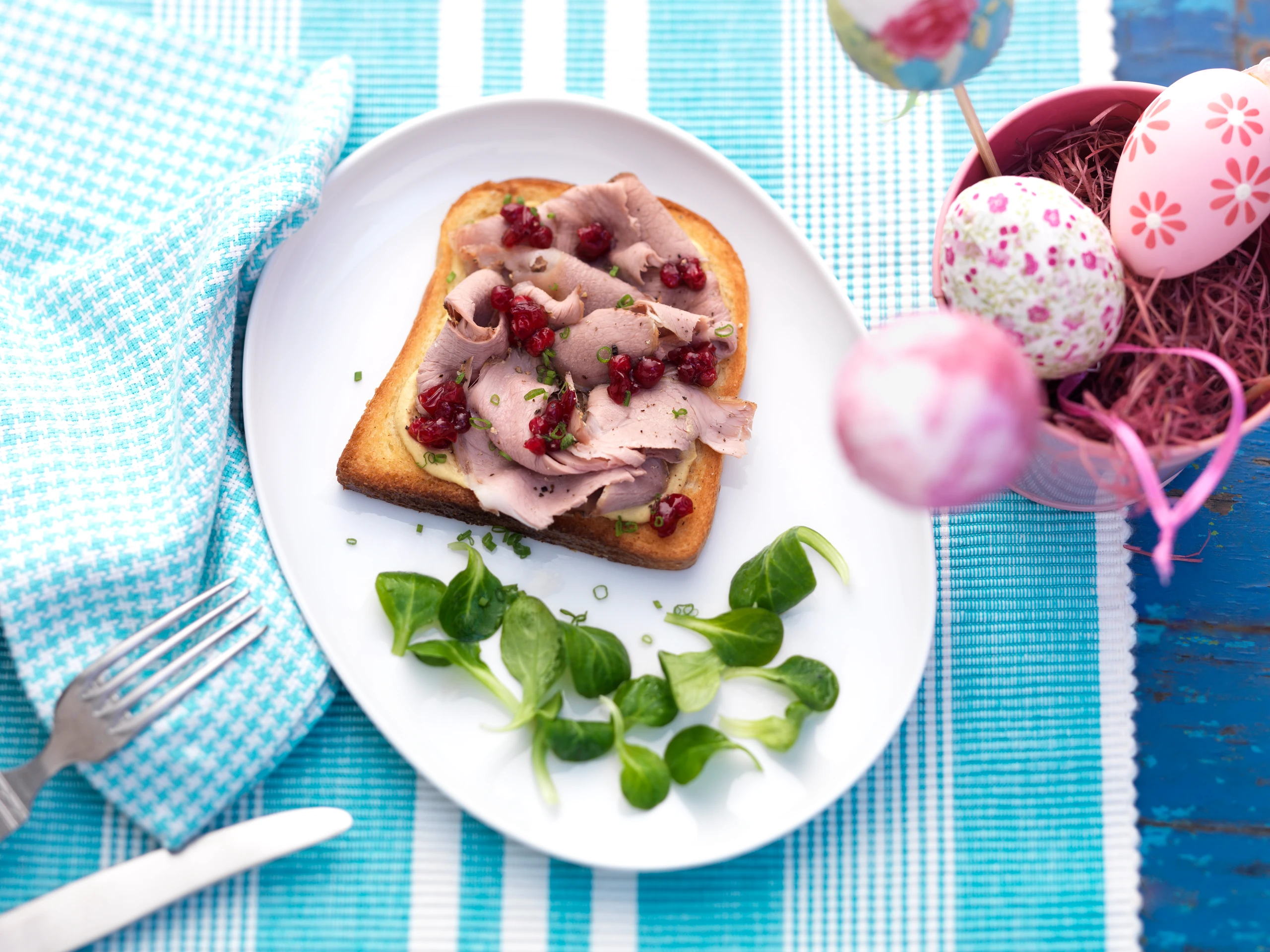 Briochetoasts mit Lammbraten