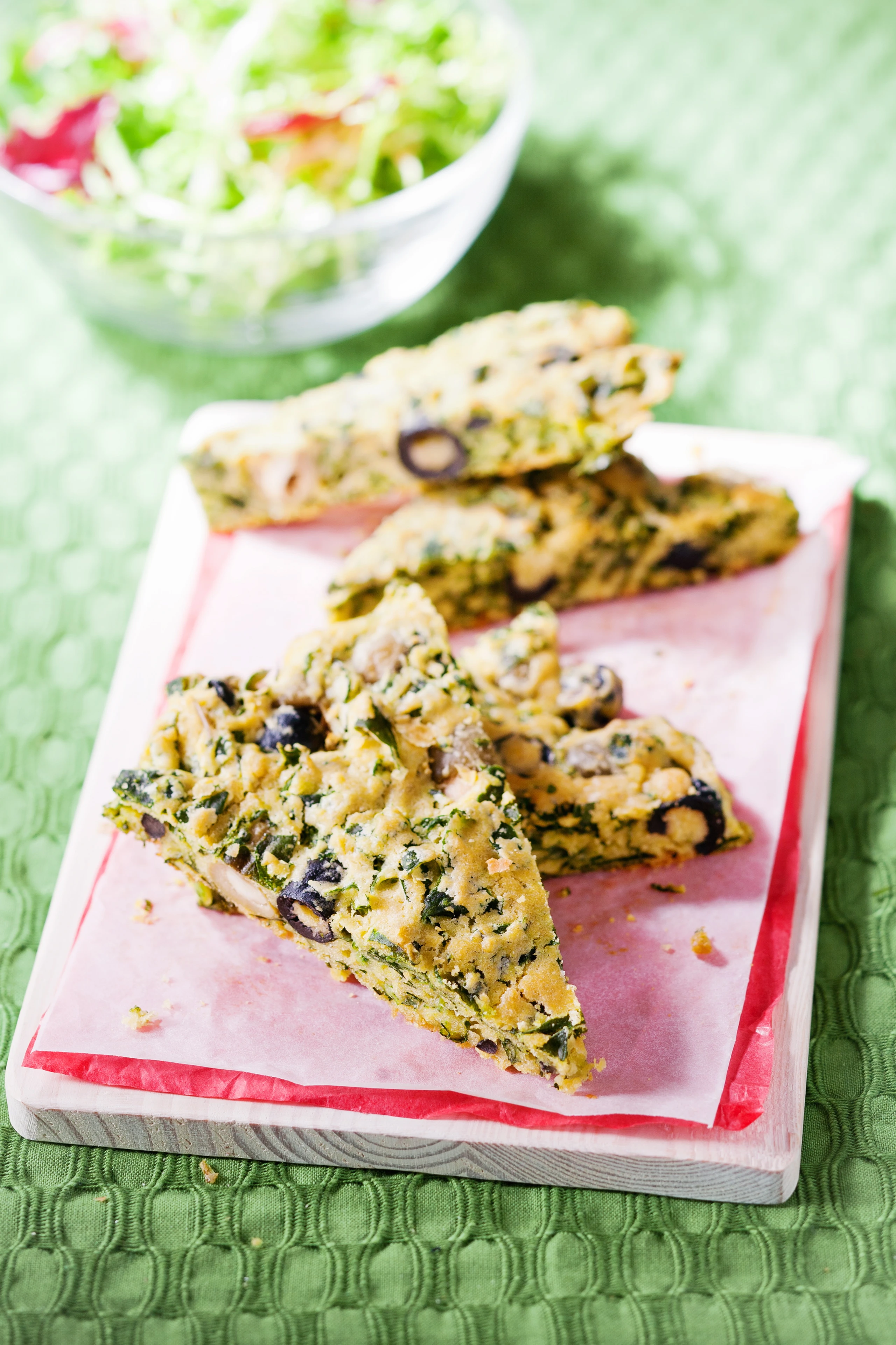 Maiskuchen mit Oliven und Rosmarin