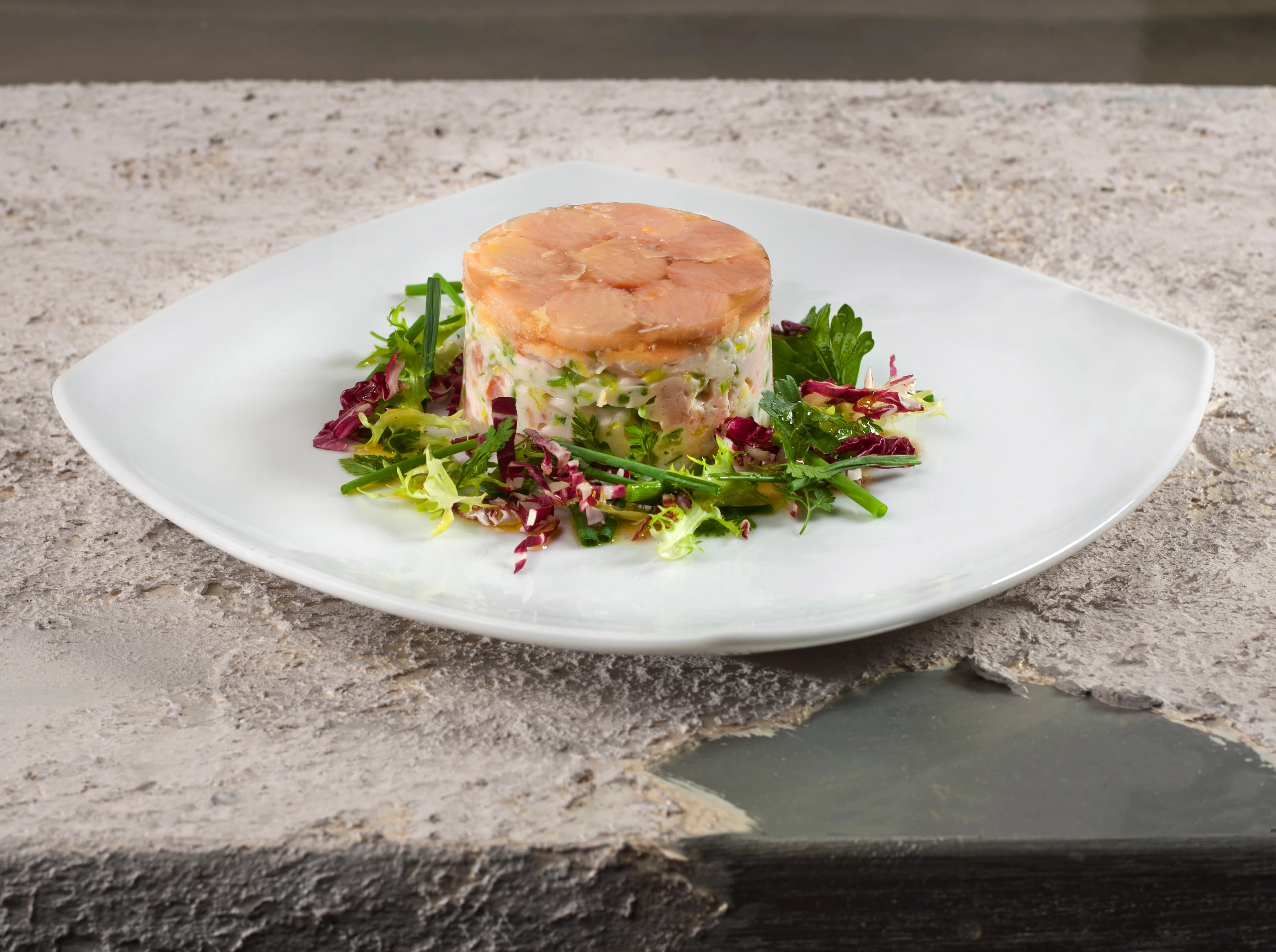 Räucherfisch-Törtchen mit Spargel