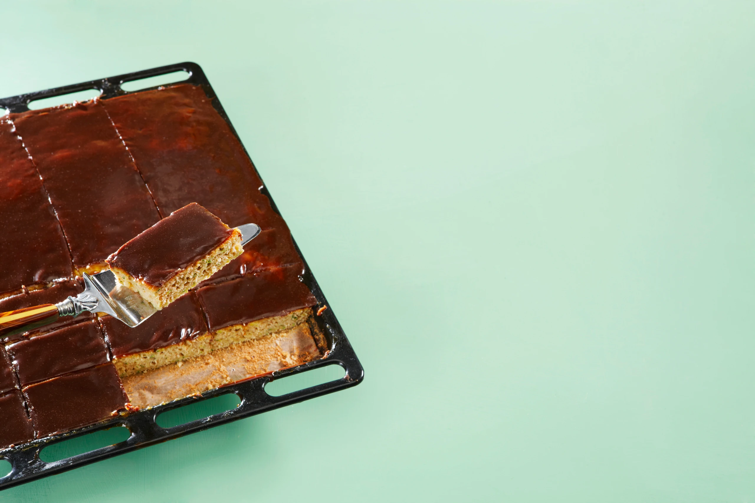 Zucchinikuchen mit Nougatglasur