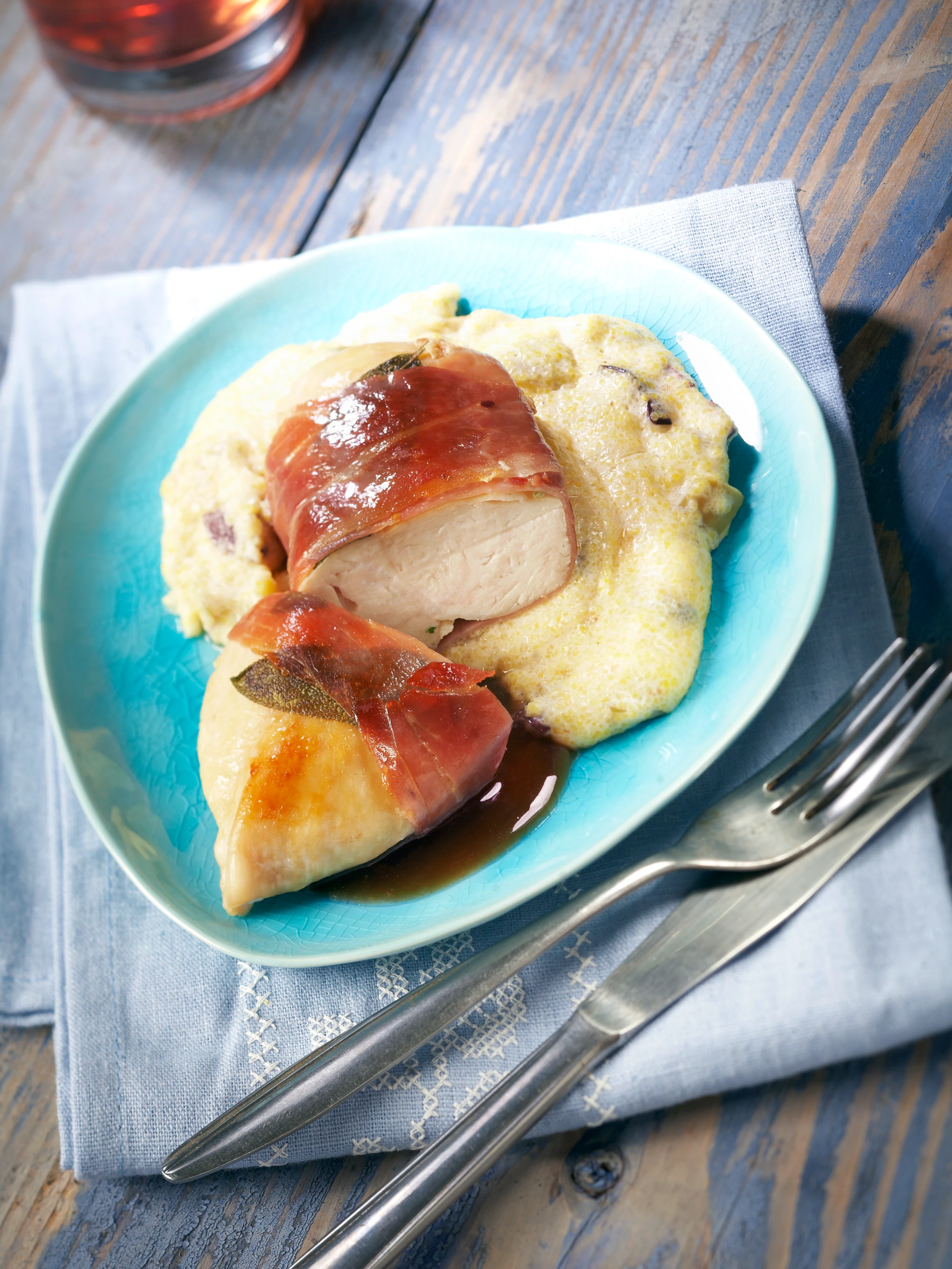 Hühnerfilet mit Salbei und Prosciutto