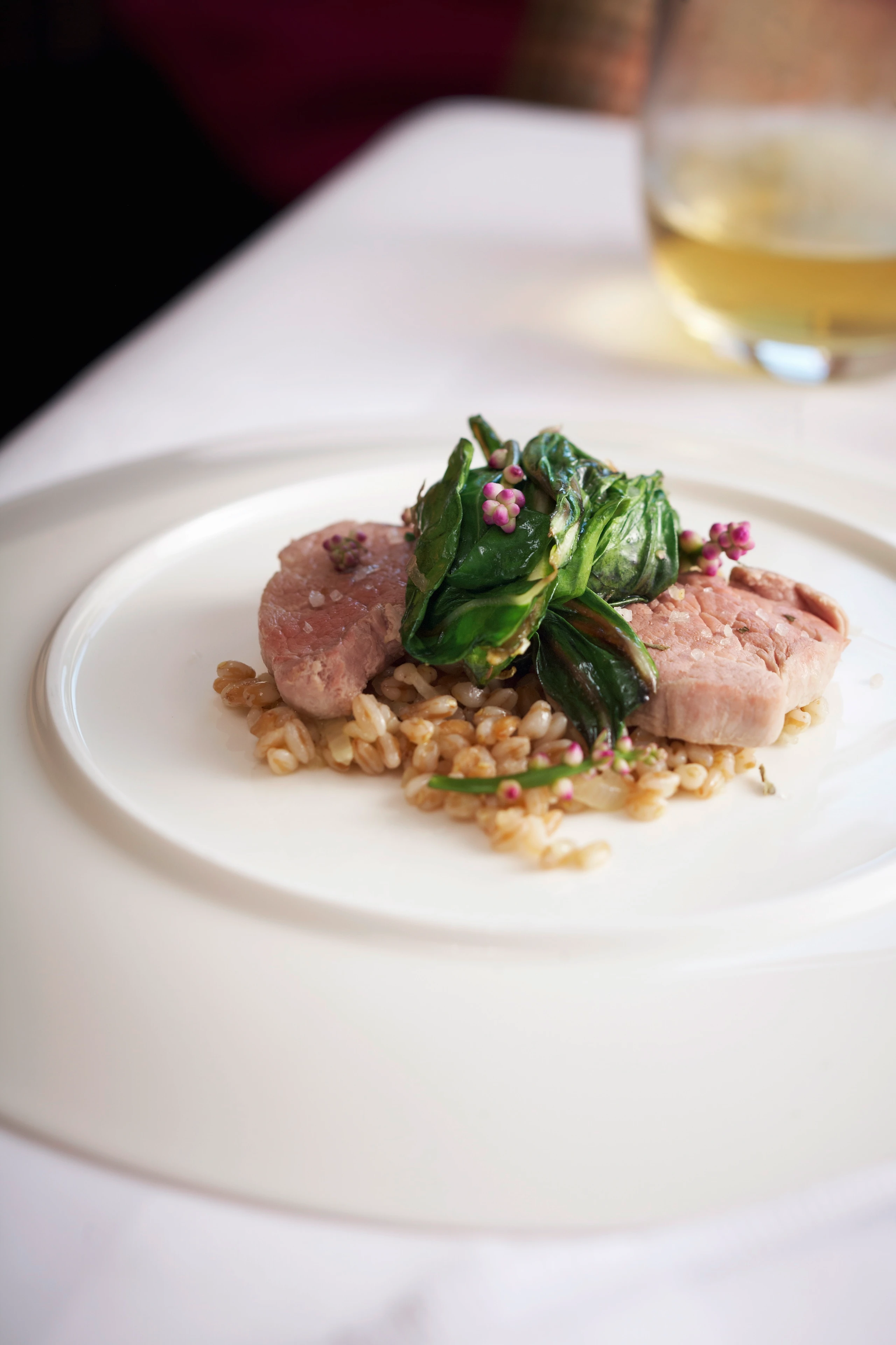 Schweinsfilet mit Teearoma und Emmerreis