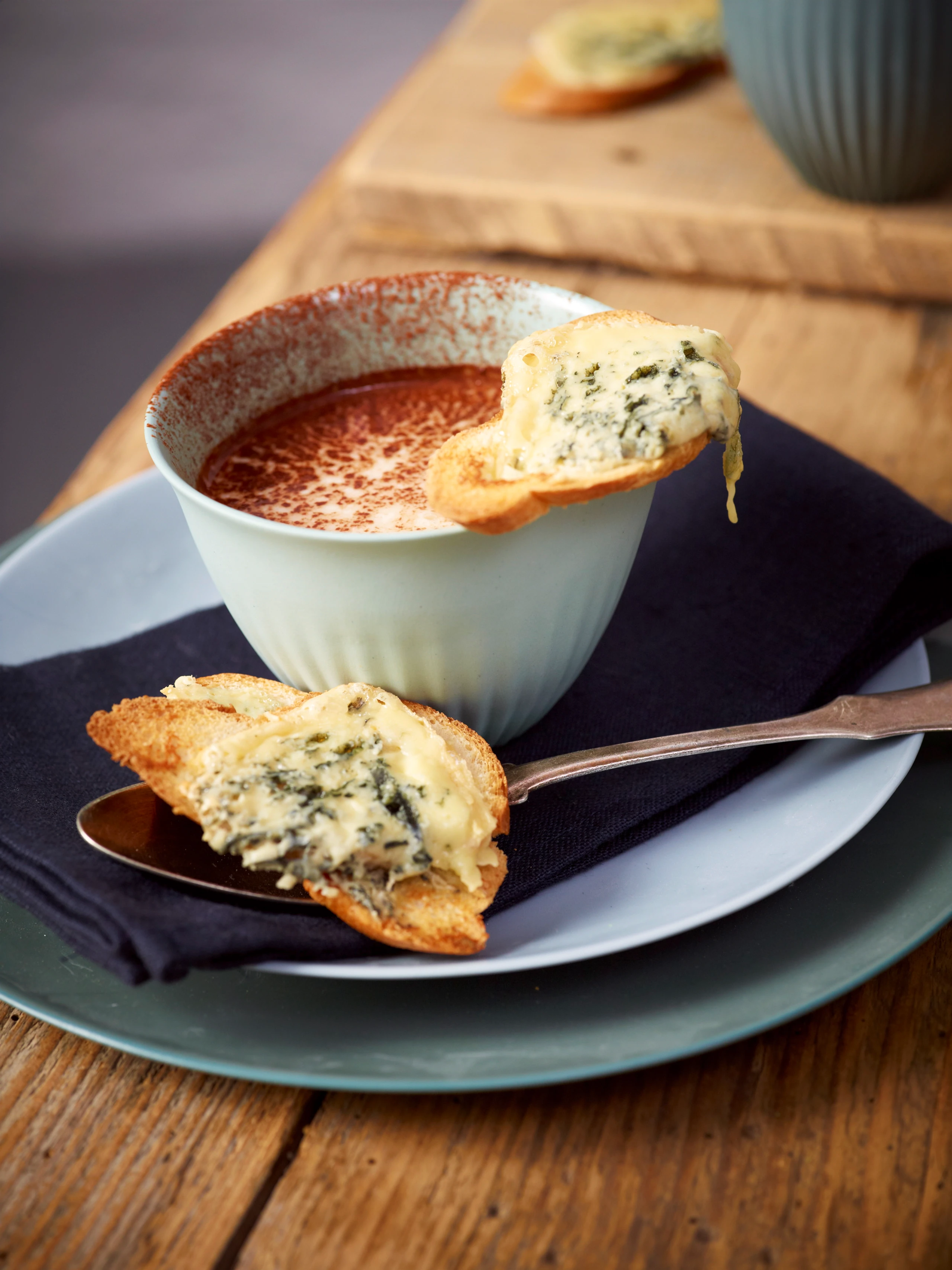 Sellerie-Birnen-Suppe mit Kakao