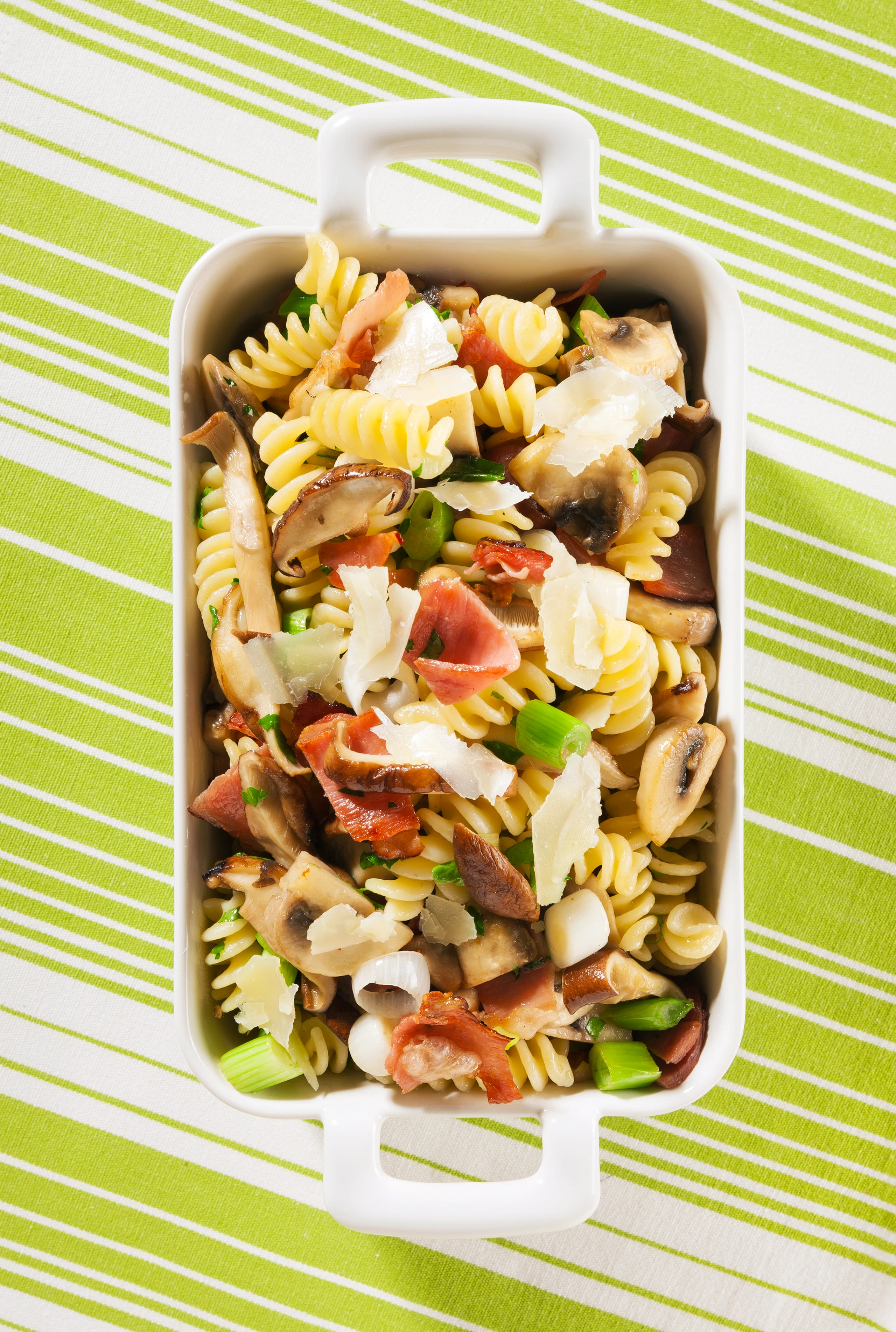 Fusilli mit Pilzen und Speck