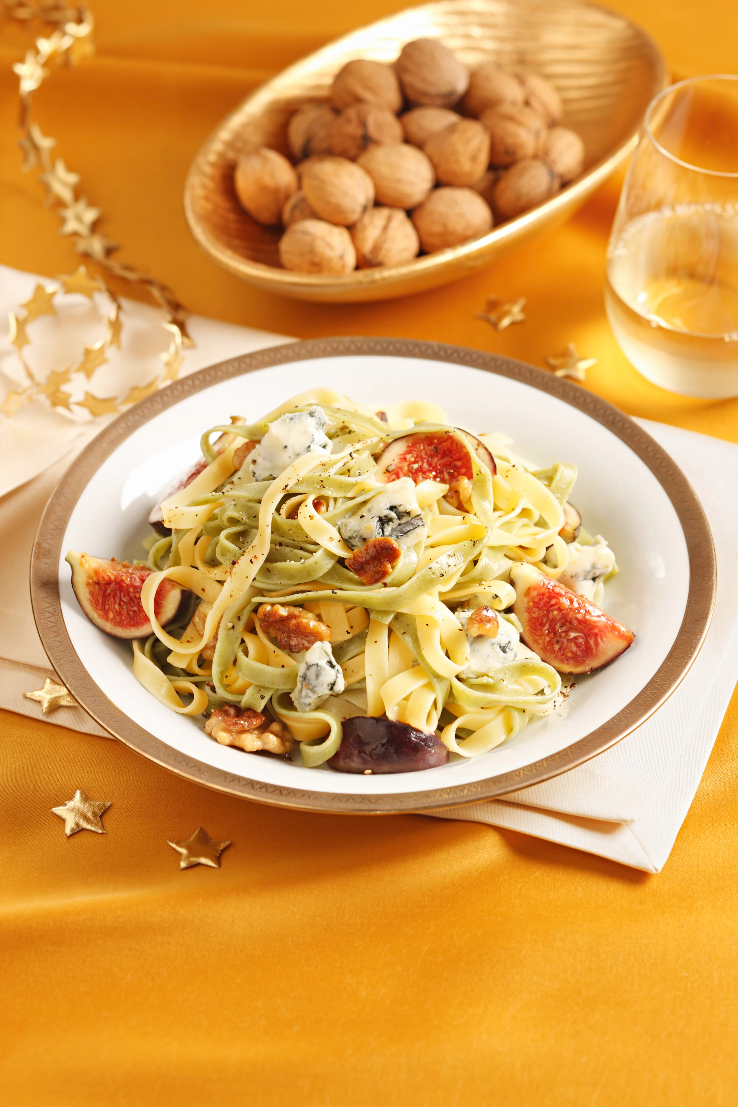 Tagliatelle mit Nüssen, Feigen und Gorgonzola