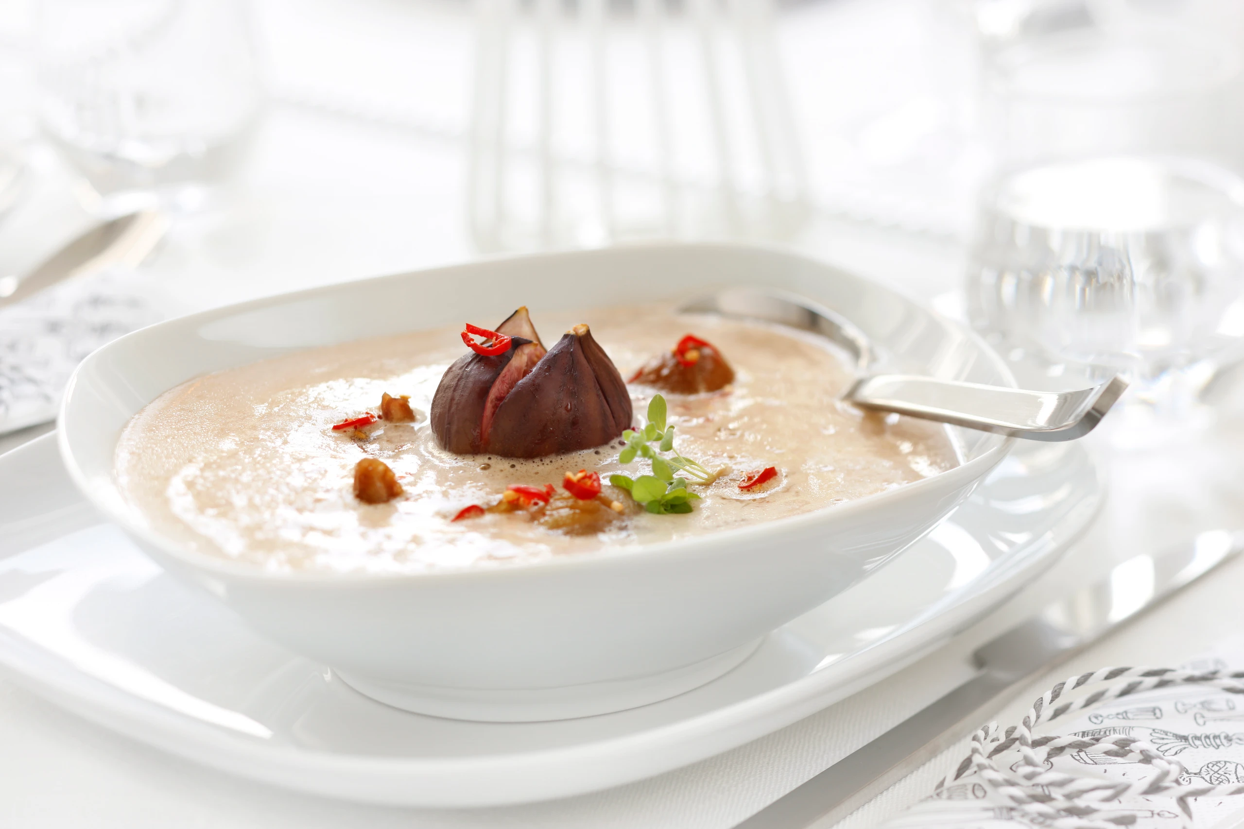 Maronisuppe mit Feigen und Chili