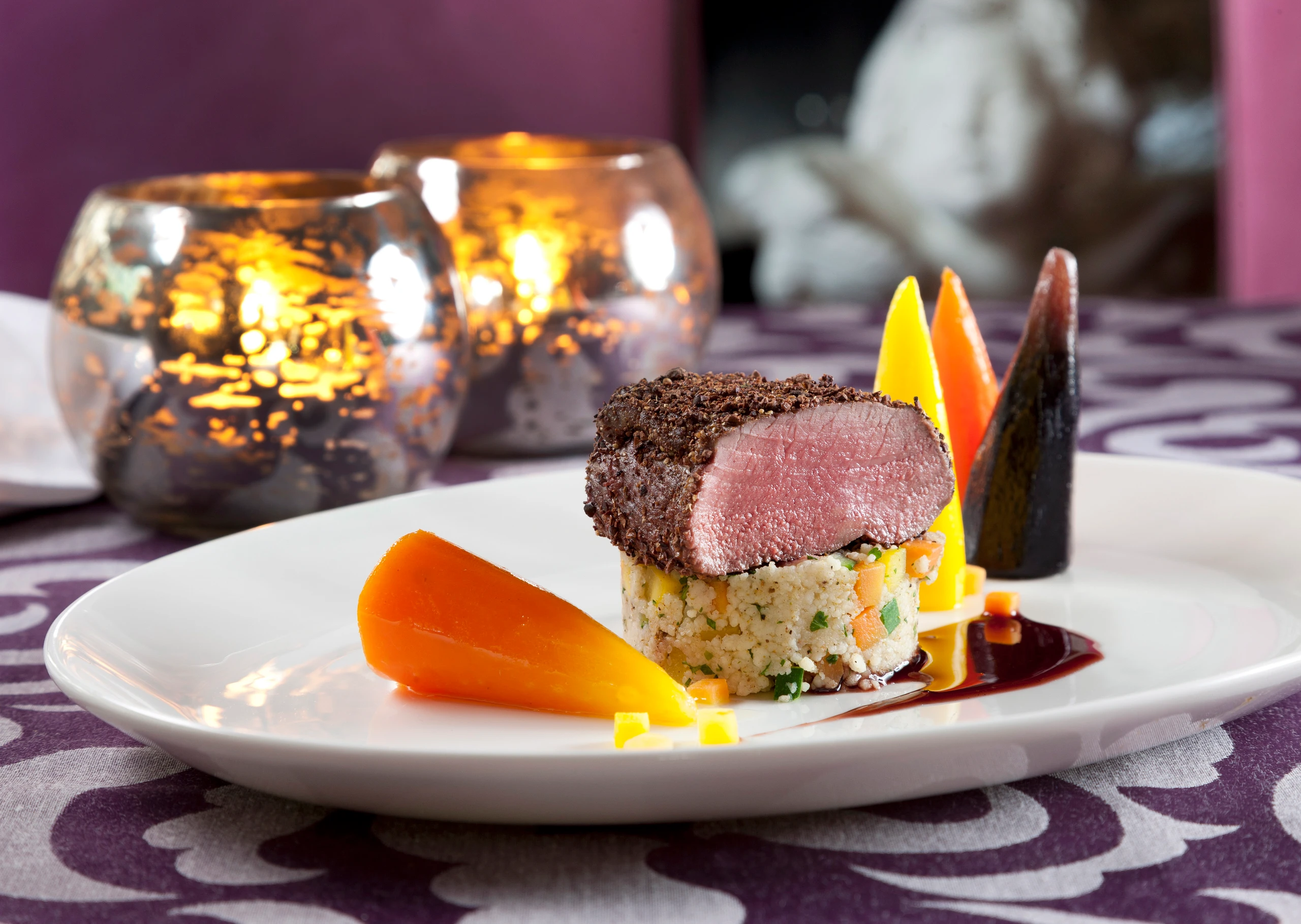 Rehfilet im Gewürzmantel mit Couscous