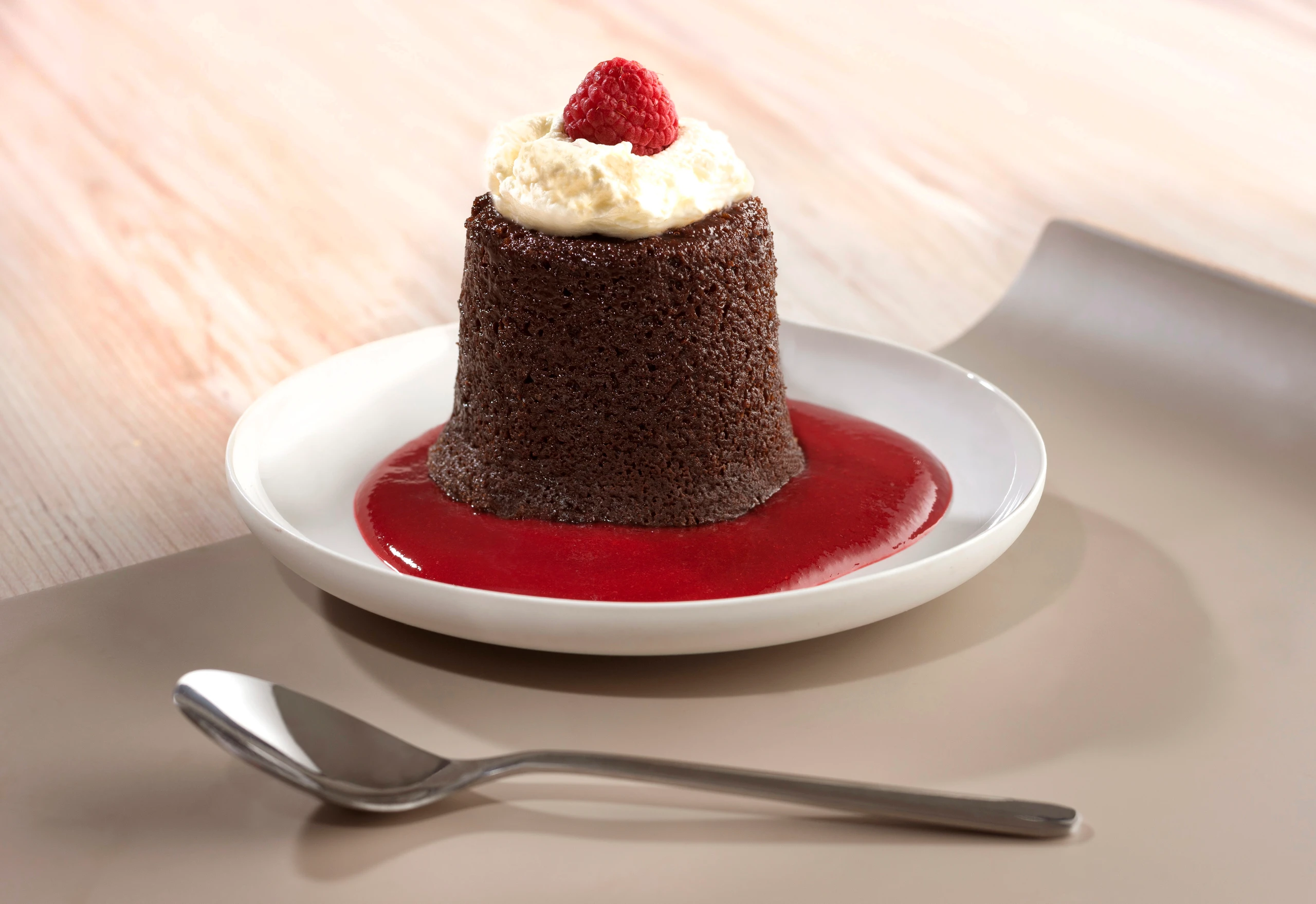 Schokoauflauf mit Himbeersauce