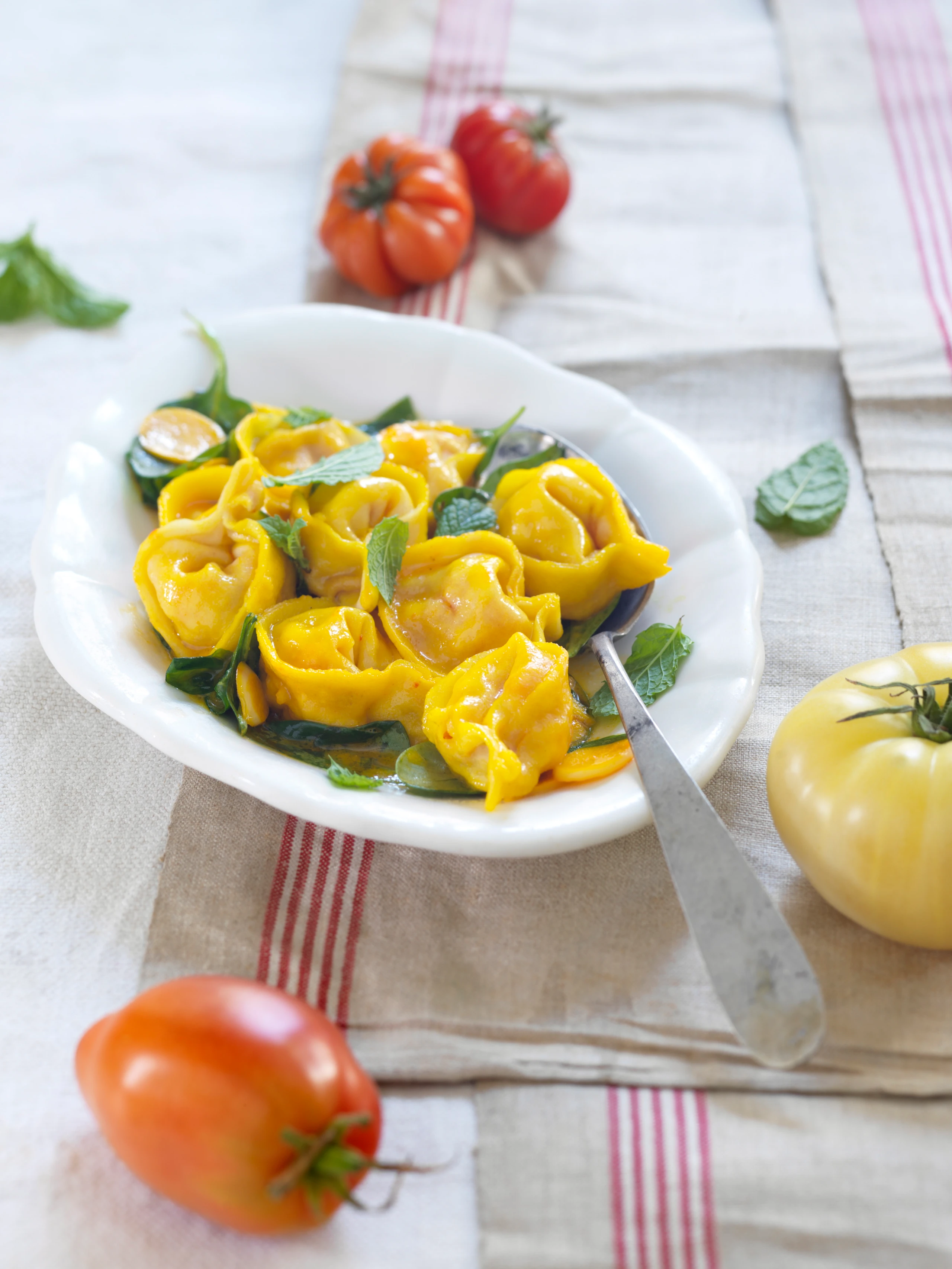 Garnelen-Tortellini mit Safranbutter