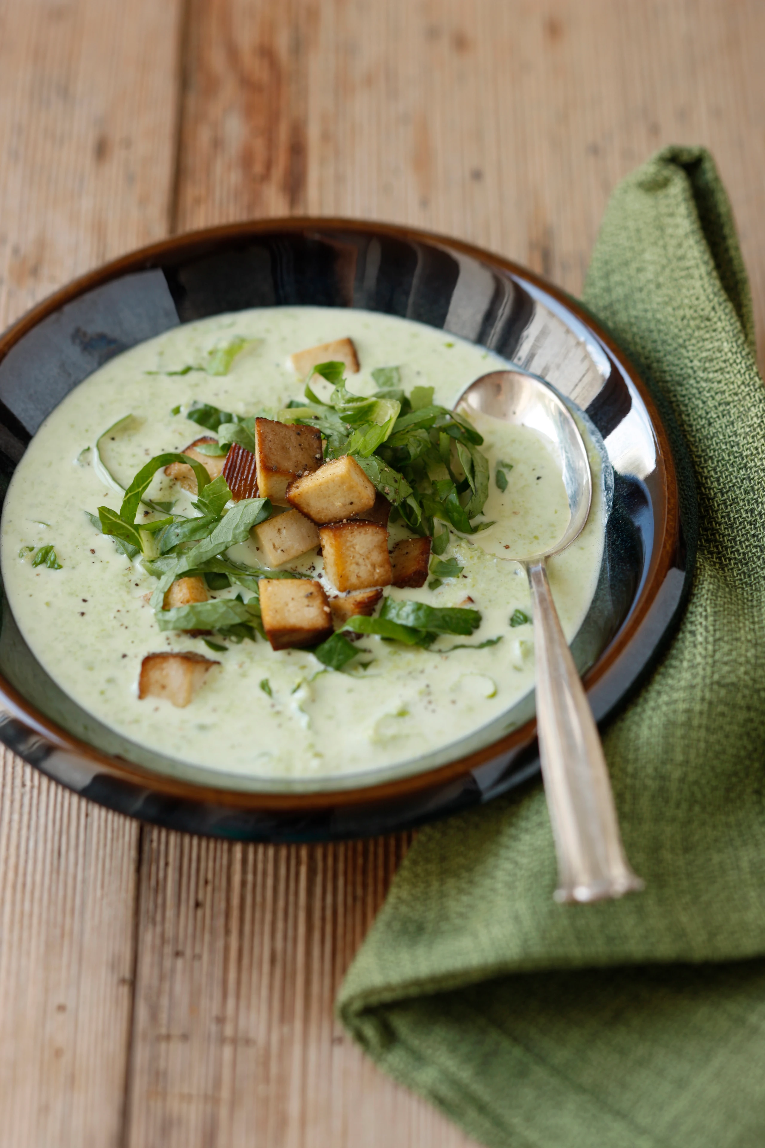 Erbsensuppe mit Kochsalat