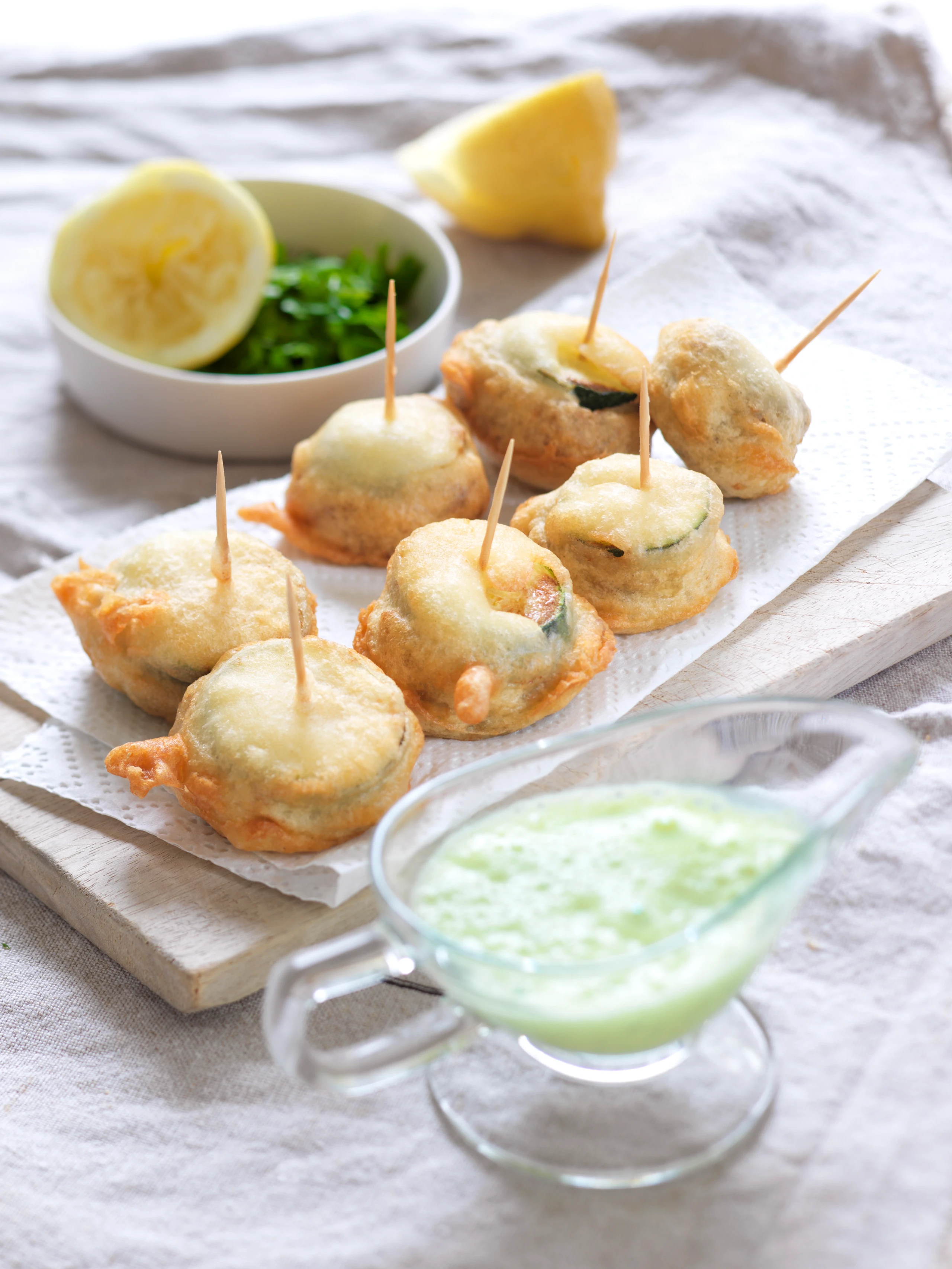 Gefüllte Zucchini im Backteig