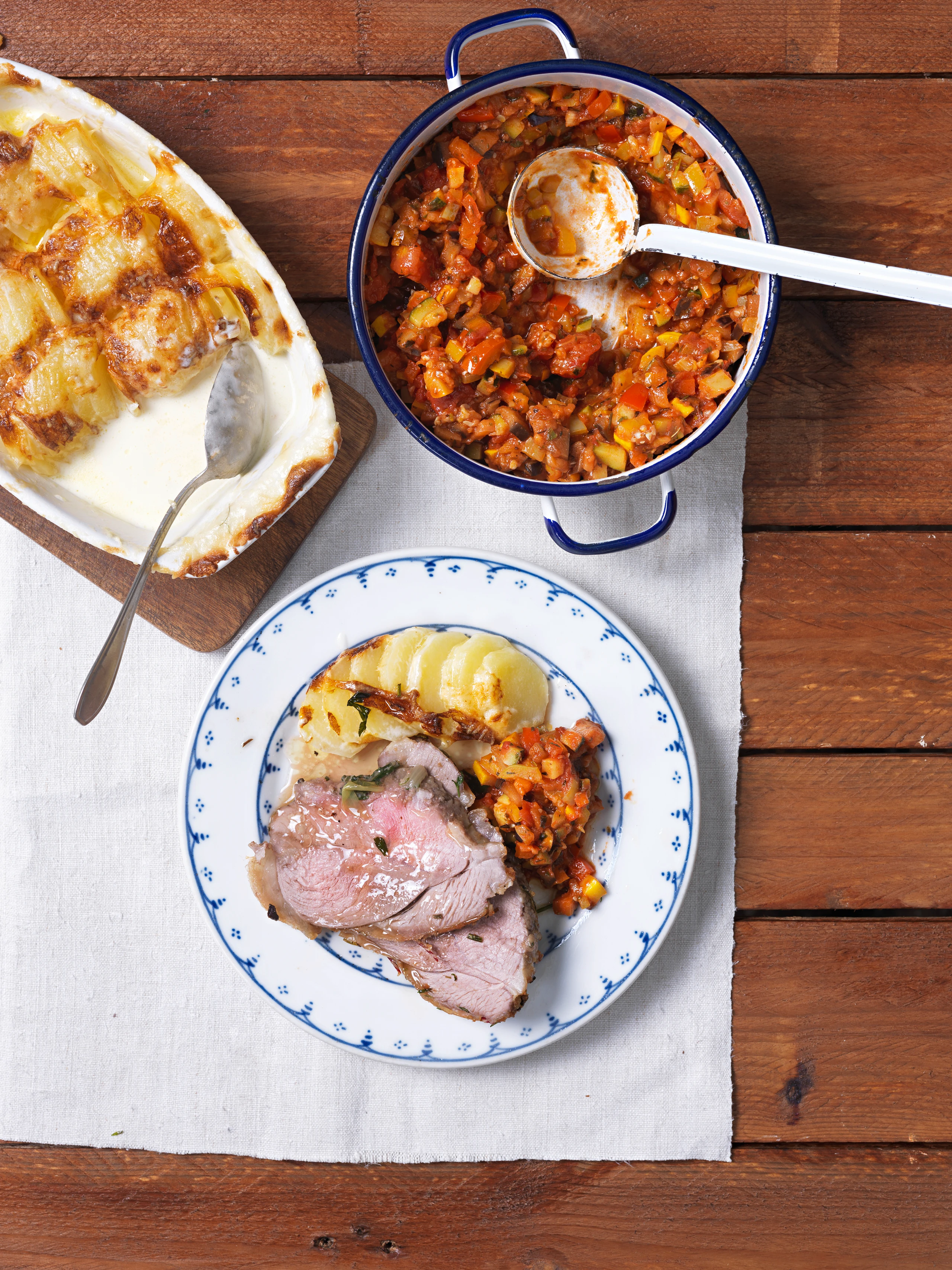 Lammschlegel mit Mangoldfülle