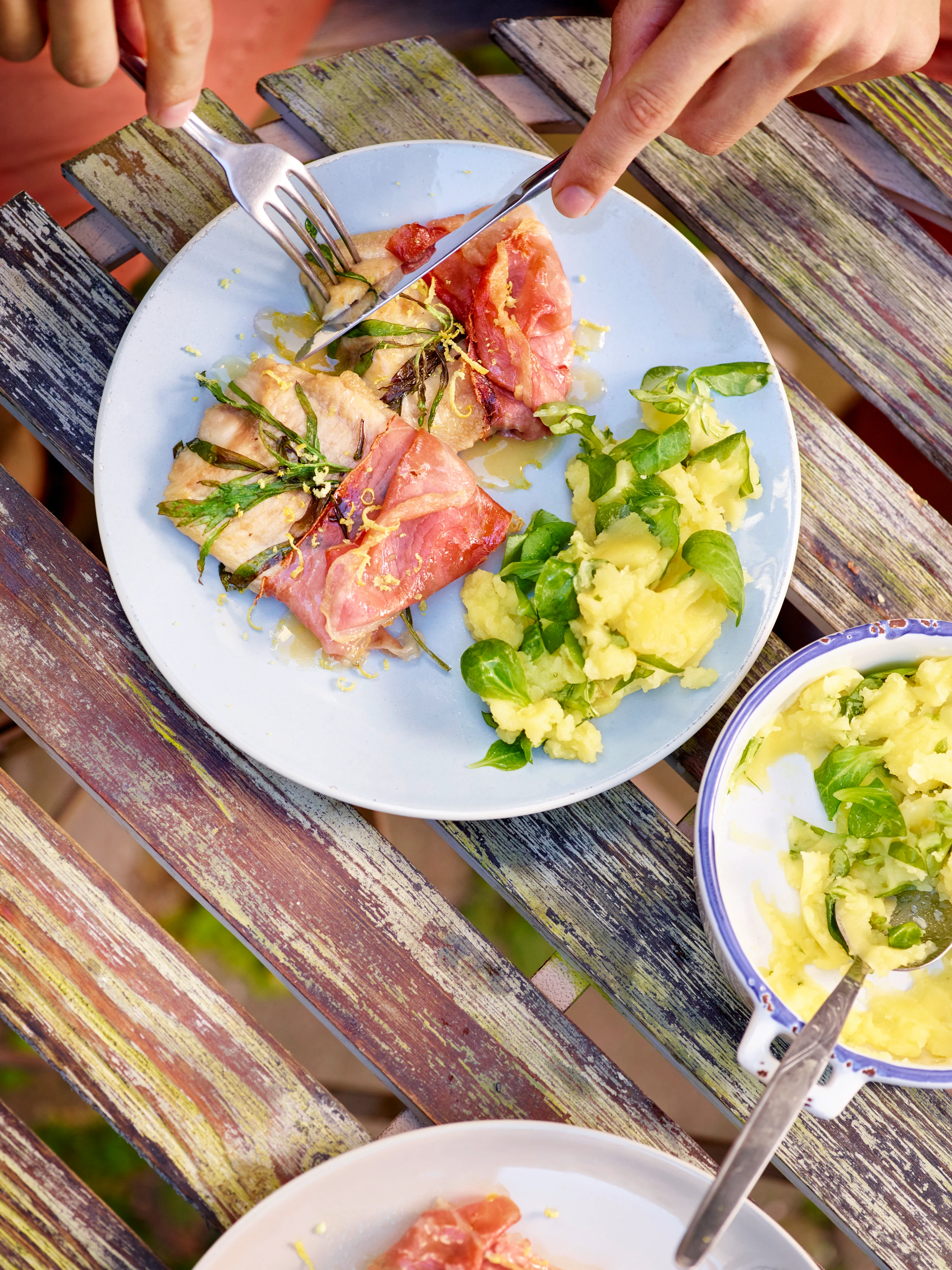 Welsfilet mit Rohschinken