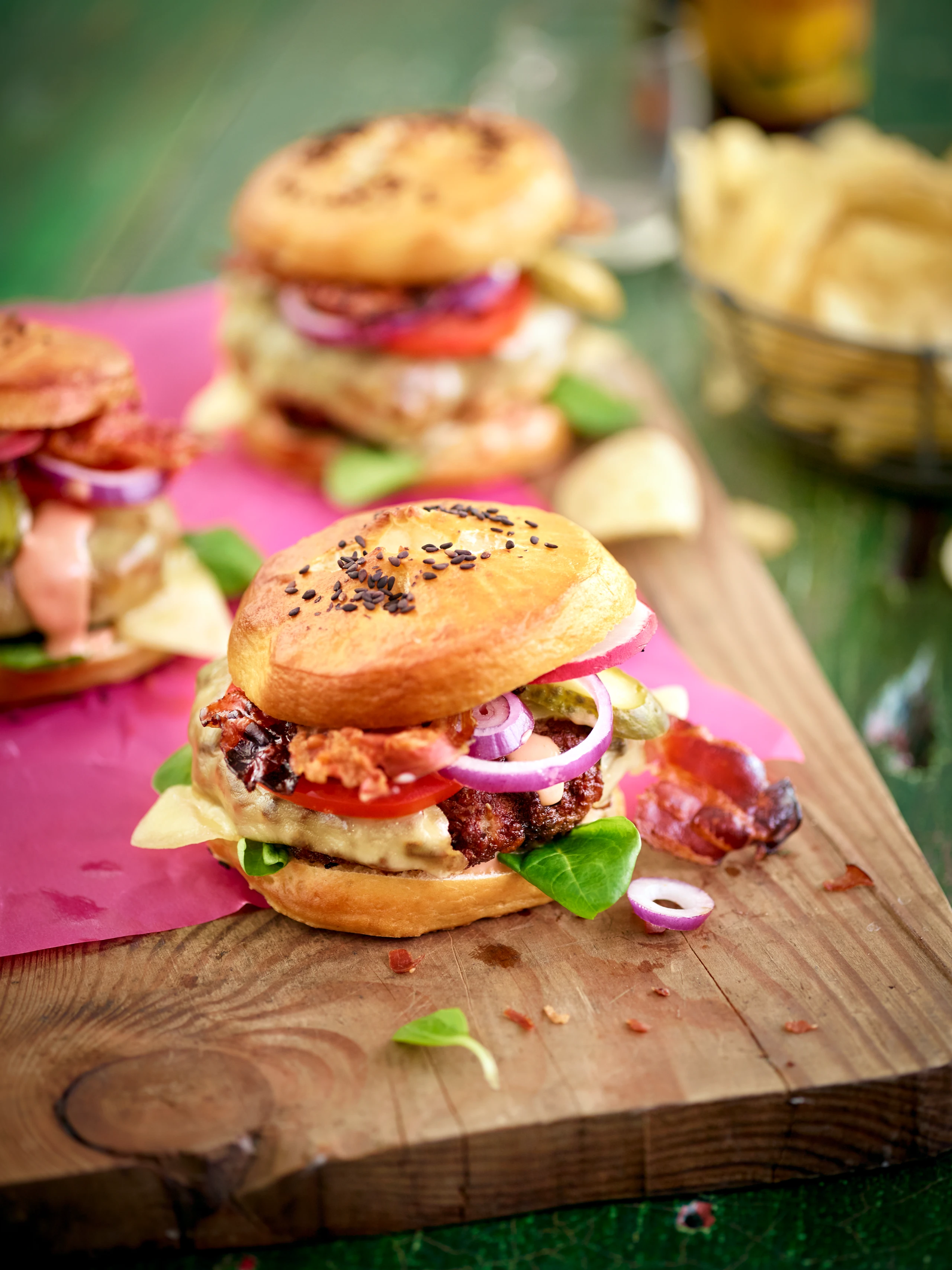 Laugenweckerl-Fleischpflanzerl-Burger