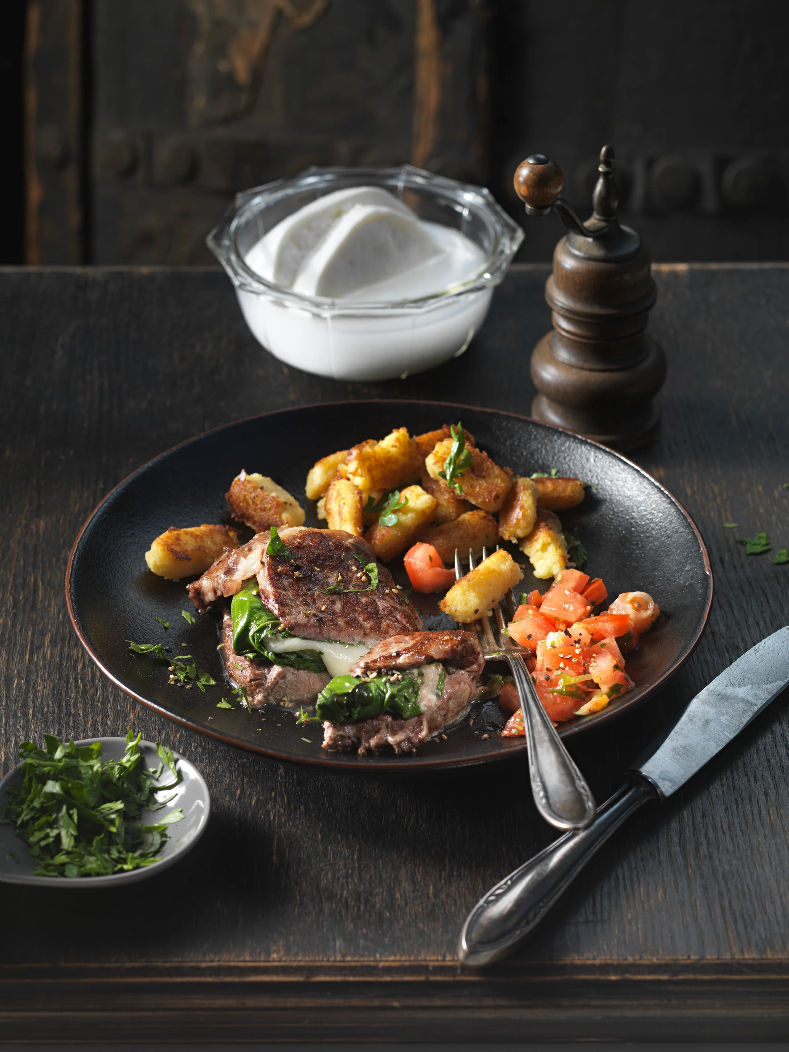 Rostbraten mit Büffelmozzarella und Gnocchi