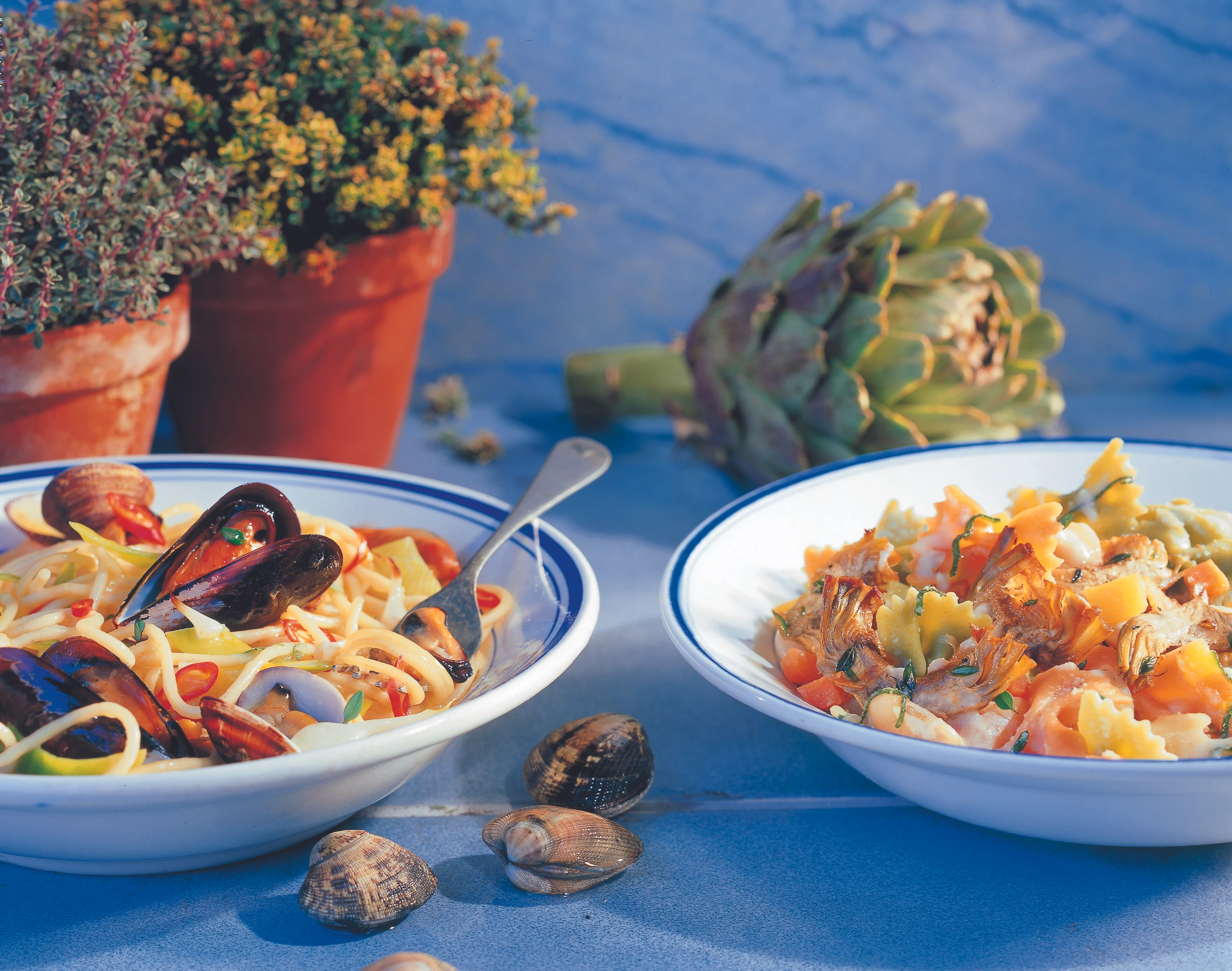 Farfalle mit Bohnenragout und Artischocken