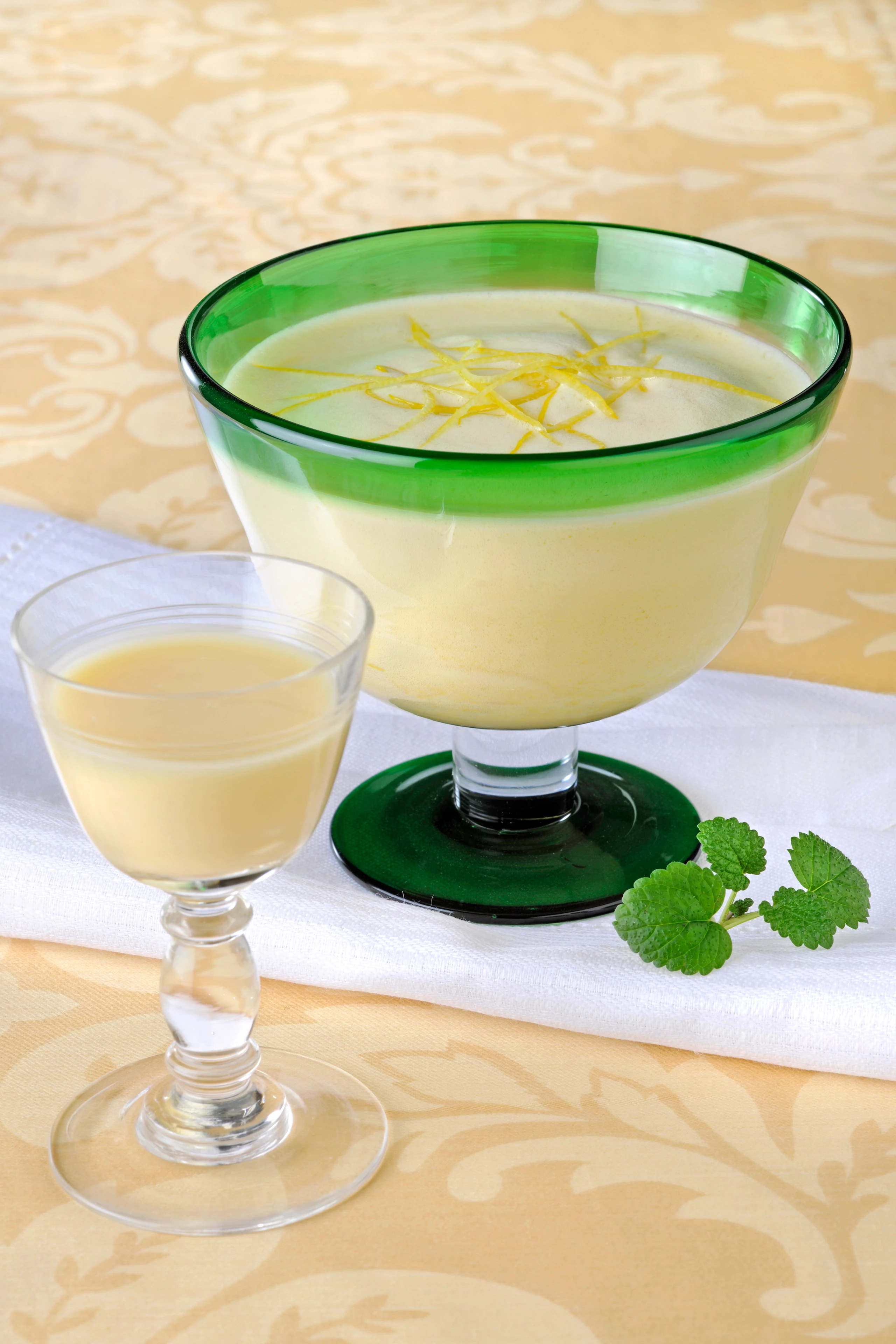 Hausgemachter Eierlikör mit Weingeist