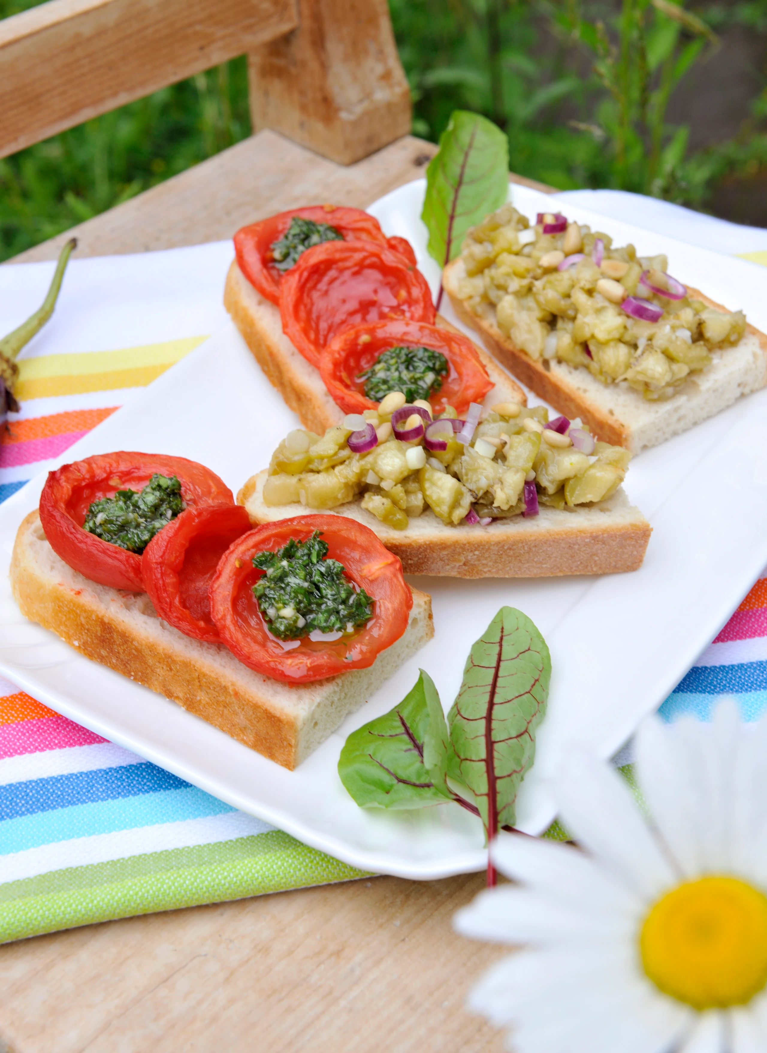 Bruschetta mit Melanzani-Tartar
