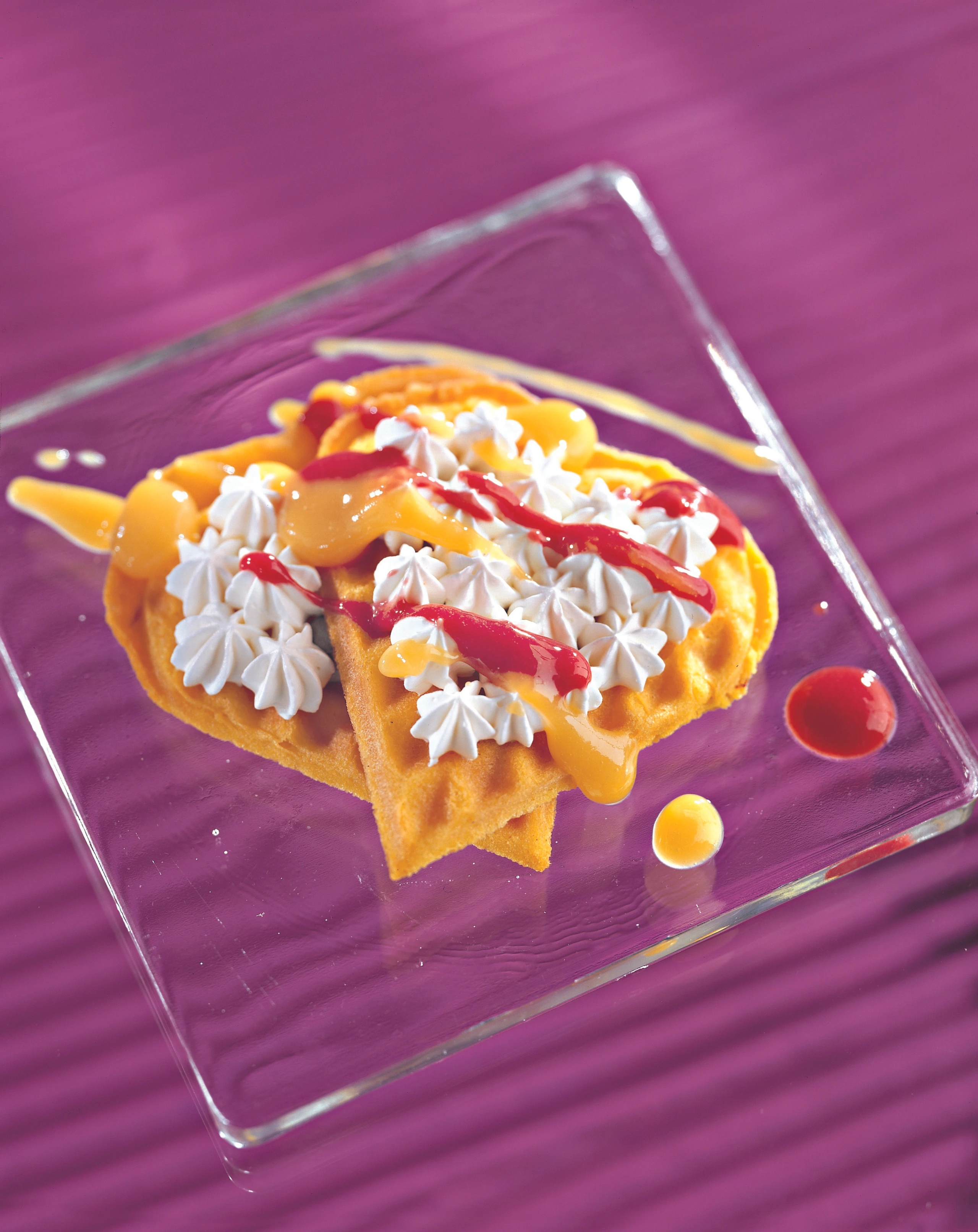 Safran-Waffeln mit Topfencreme