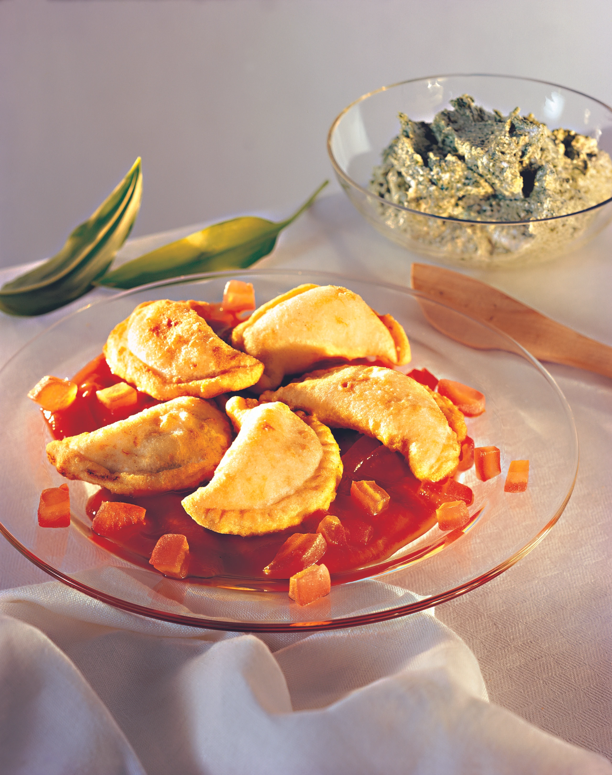 Bärlauchtascherl mit Paradeissauce