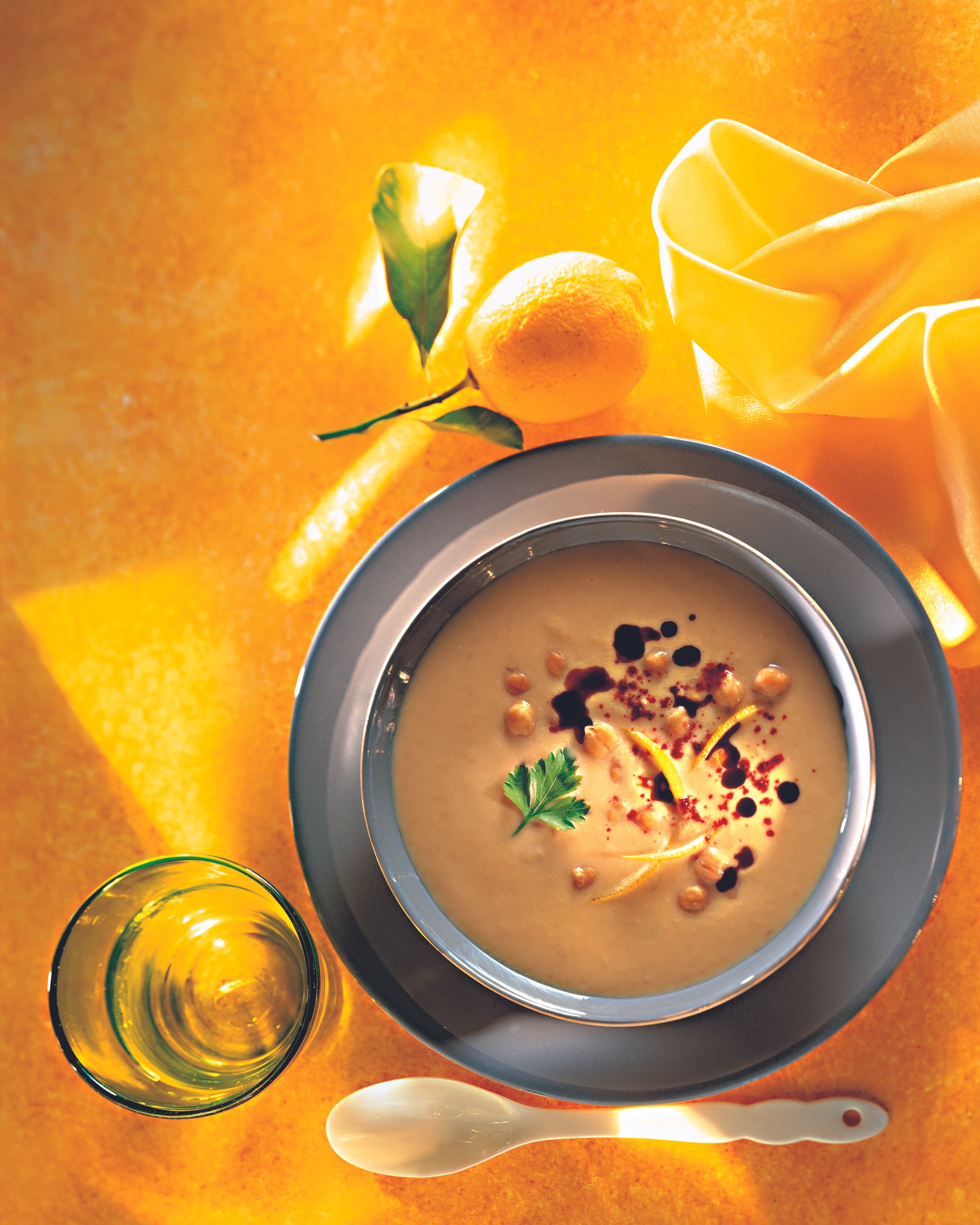 Kichererbsen-Suppe mit Kernöl