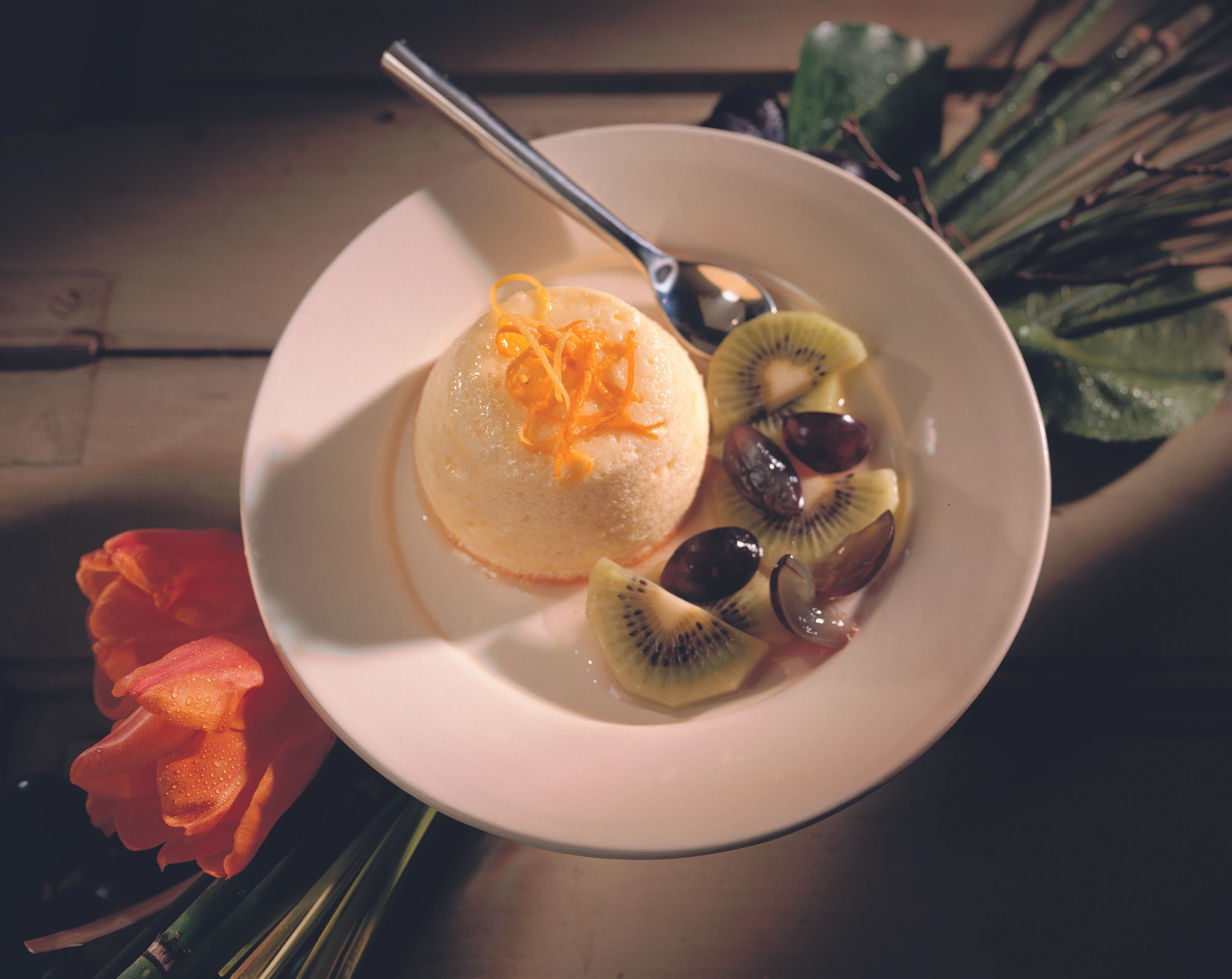 Topfenauflauf mit Kiwi-Trauben-Salat