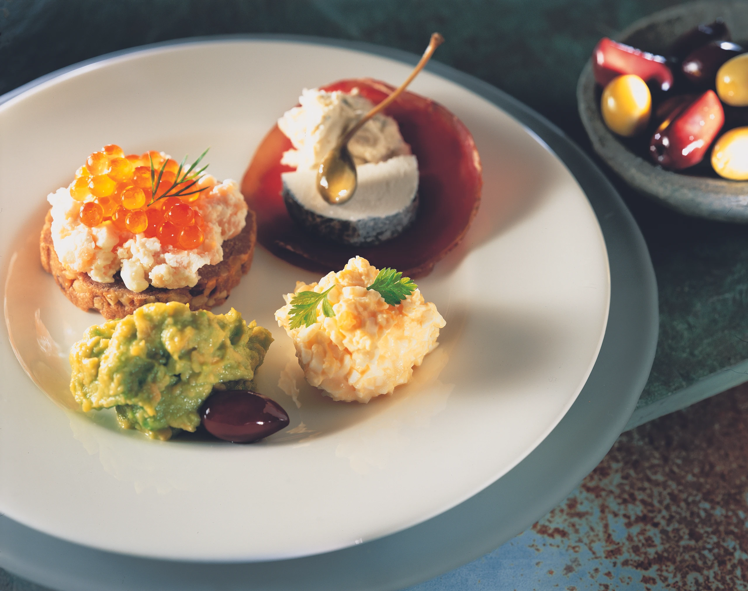 Brötchen mit Ziegenkäse-Aufstrich