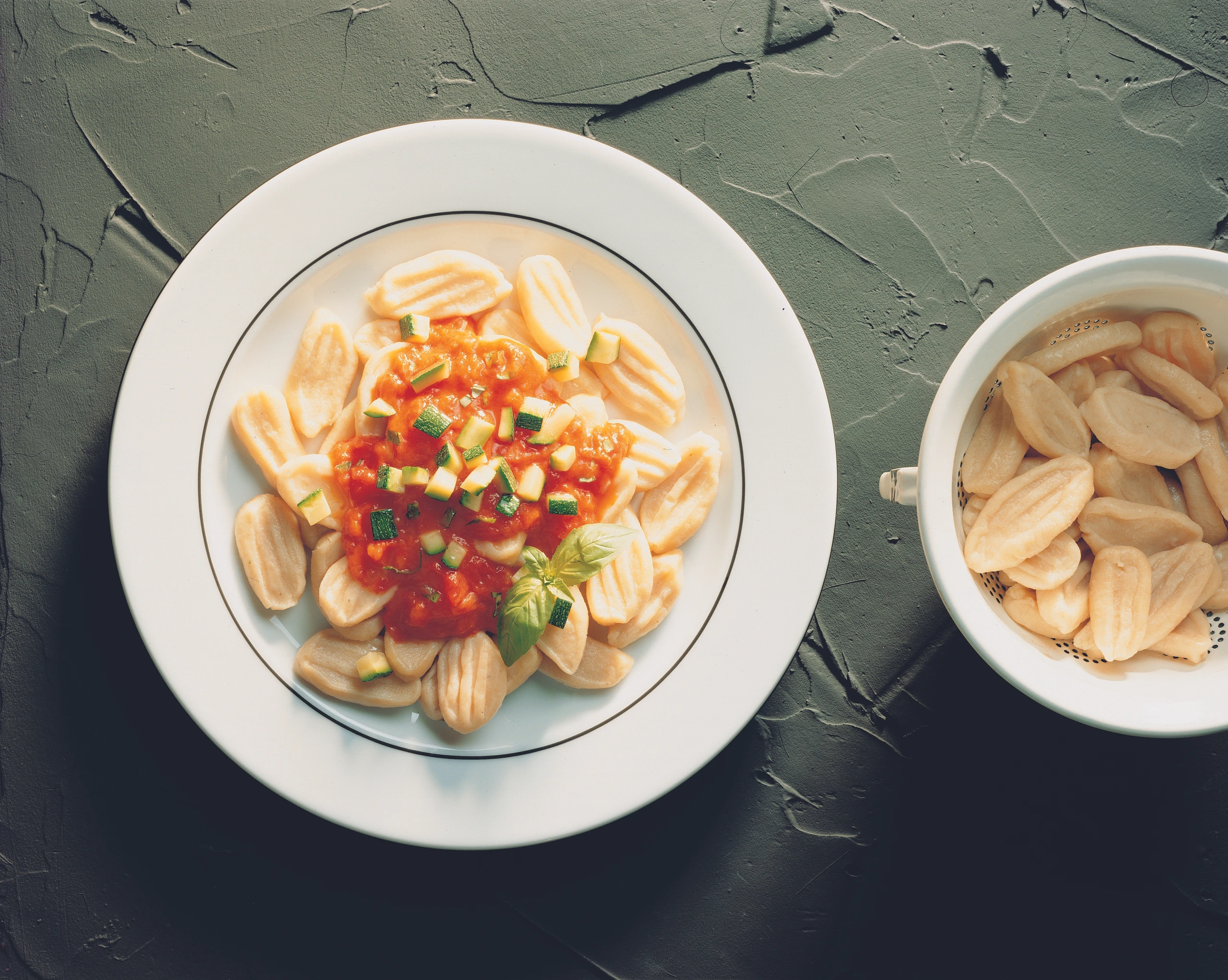 Gnocchi mit Paprika-Zucchini-Sauce