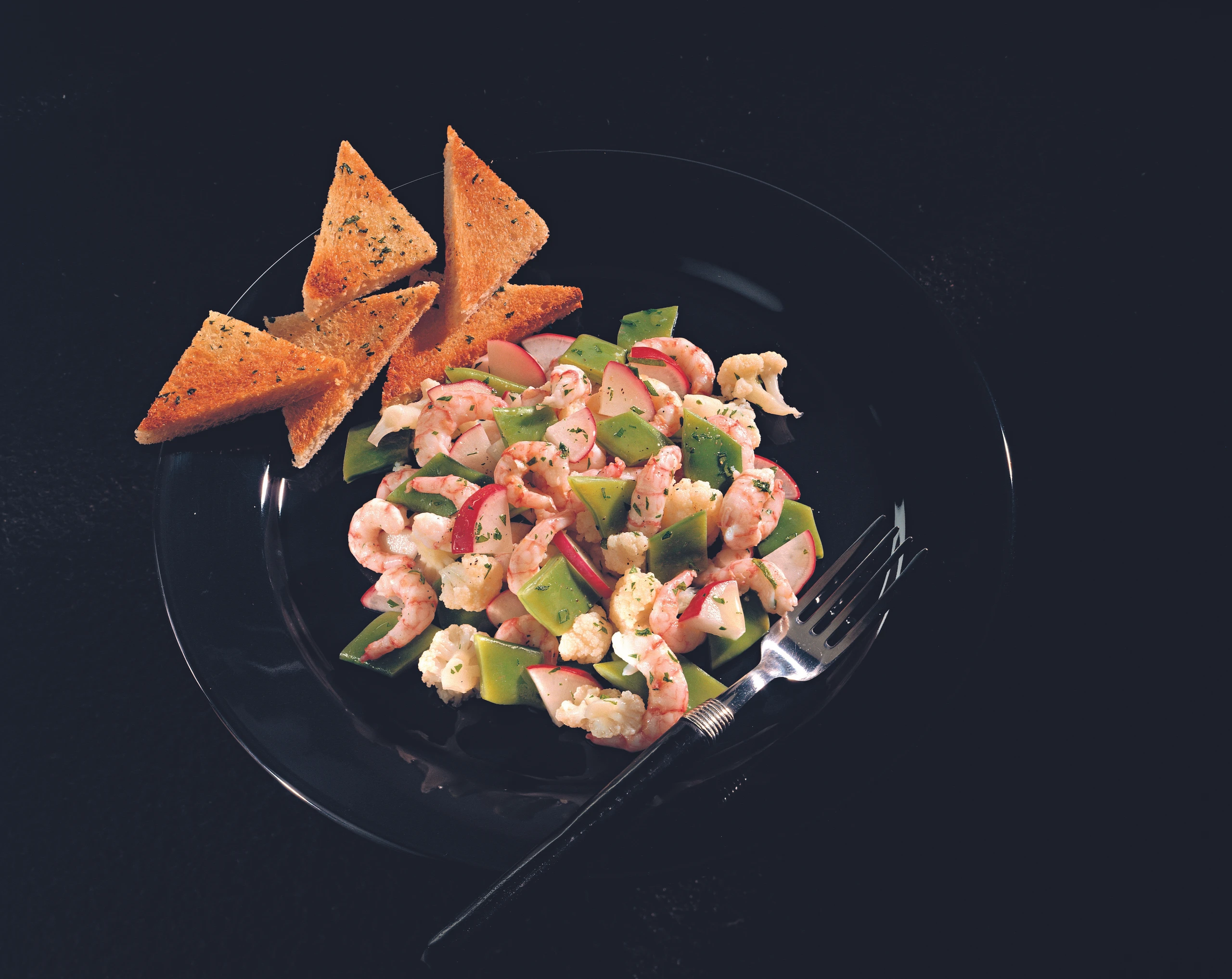 Karfiol-Shrimps-Salat mit Nussmarinade