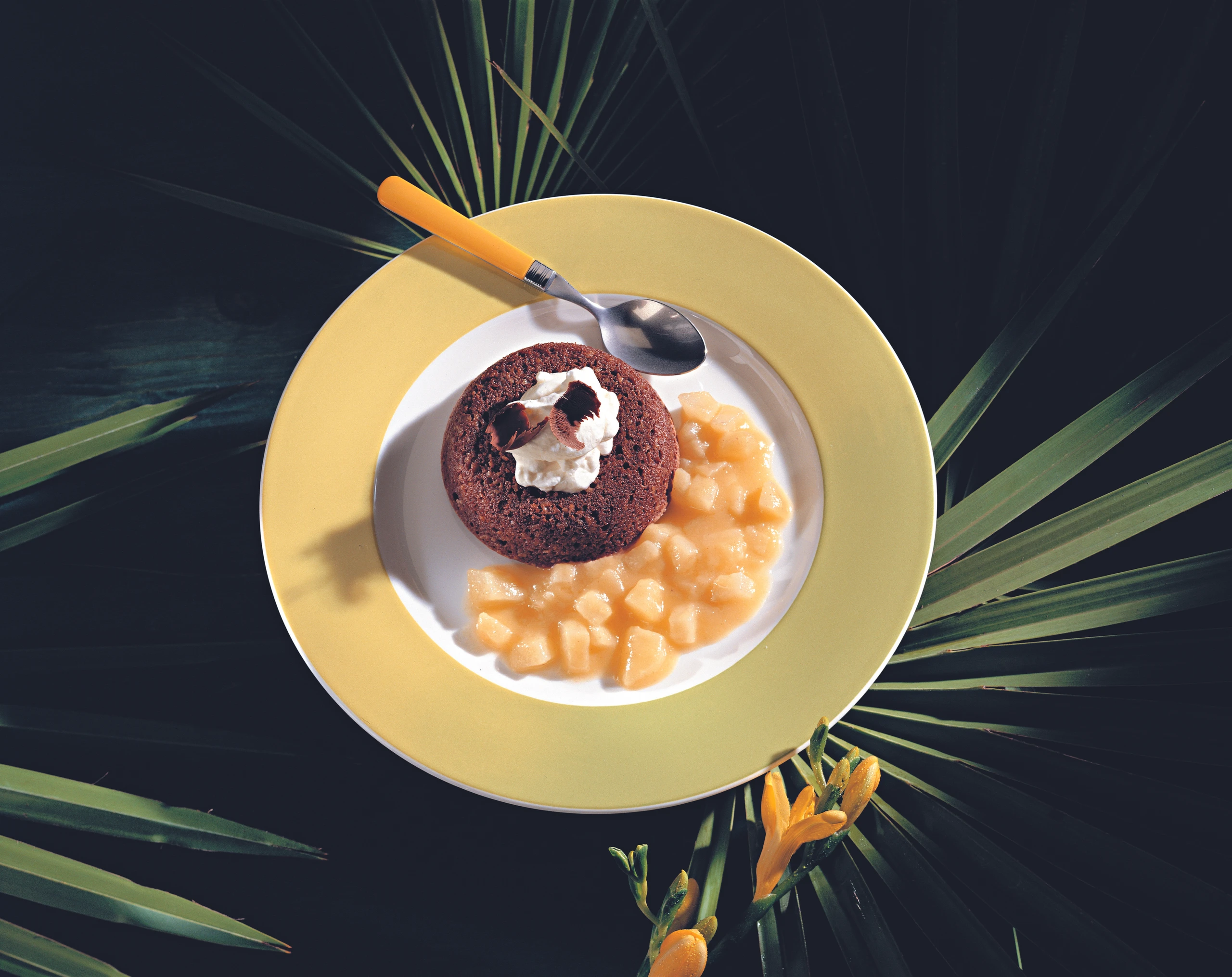 Schokolade-Pudding mit Birnensauce