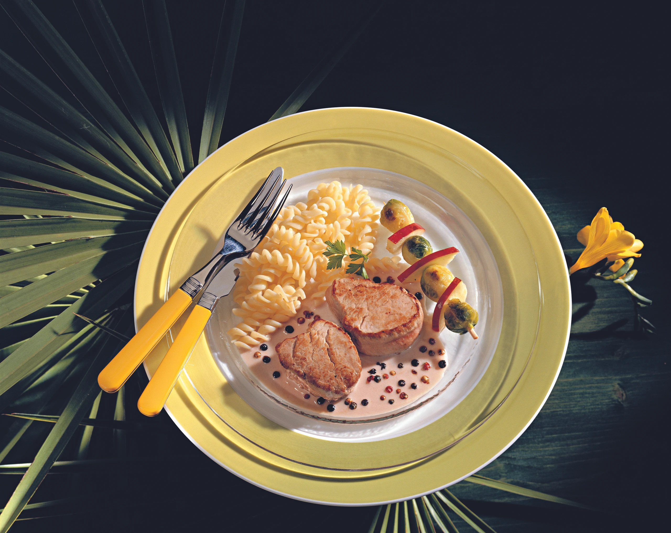 Schweinsmedaillons mit heller Pfeffersauce