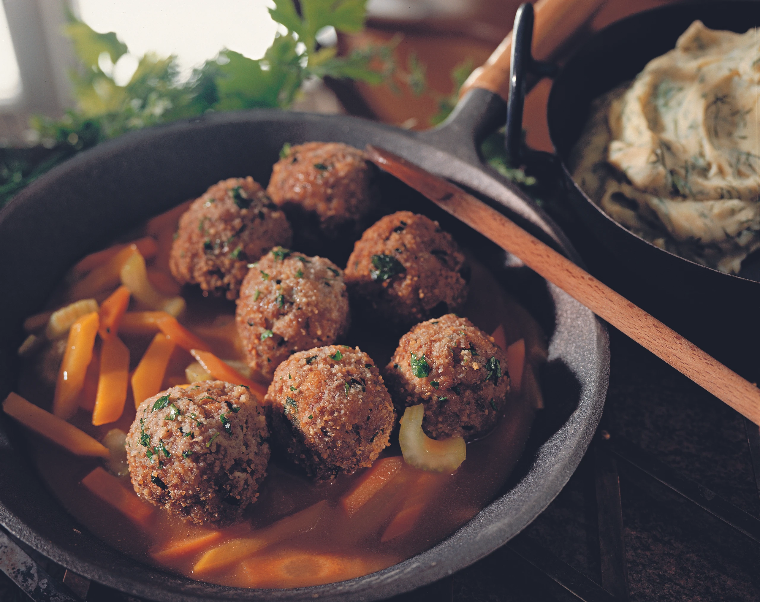 Fleischbällchen mit Gemüsesauce