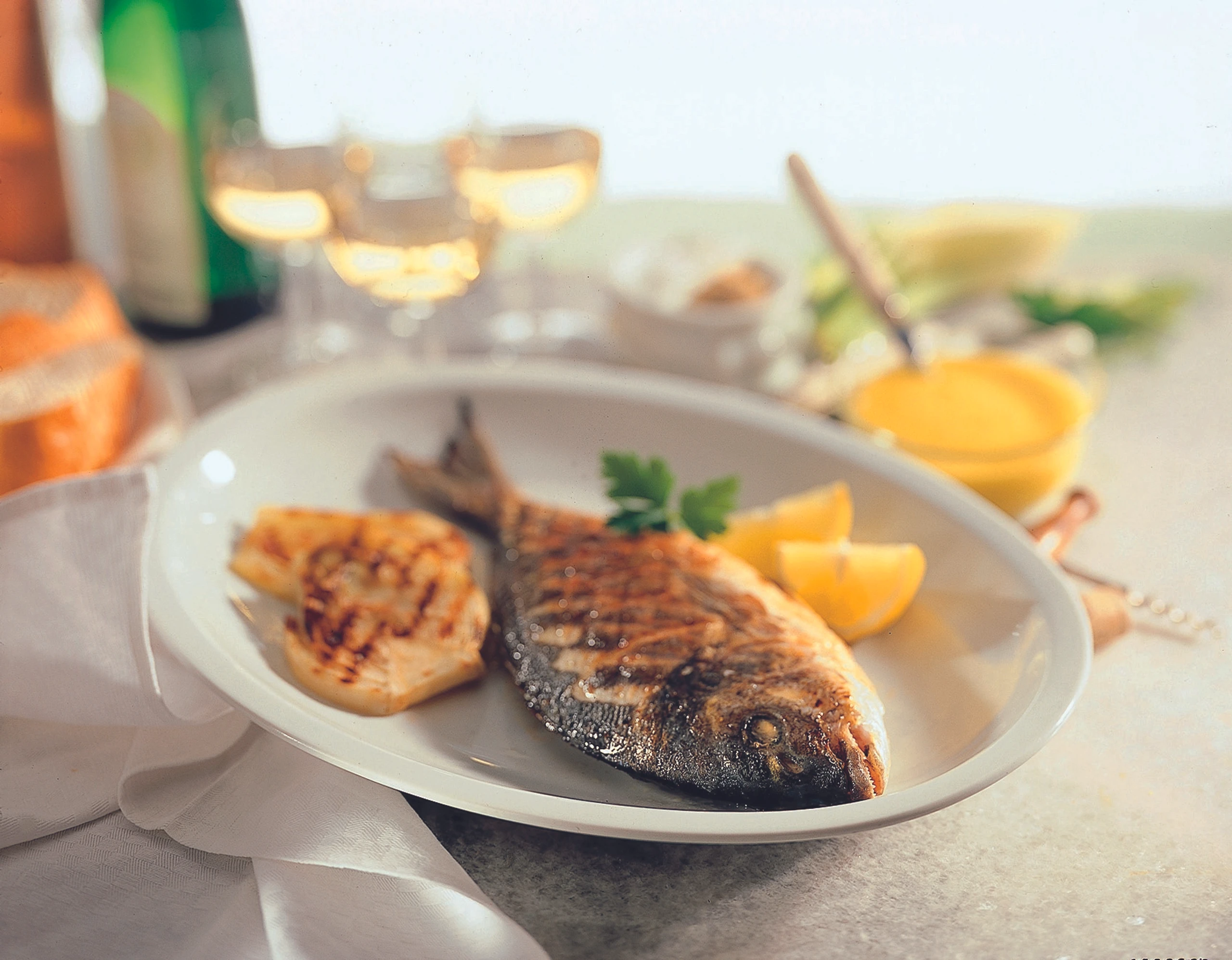 Gegrillte Brasse mit Fenchelgemüse und Aioli