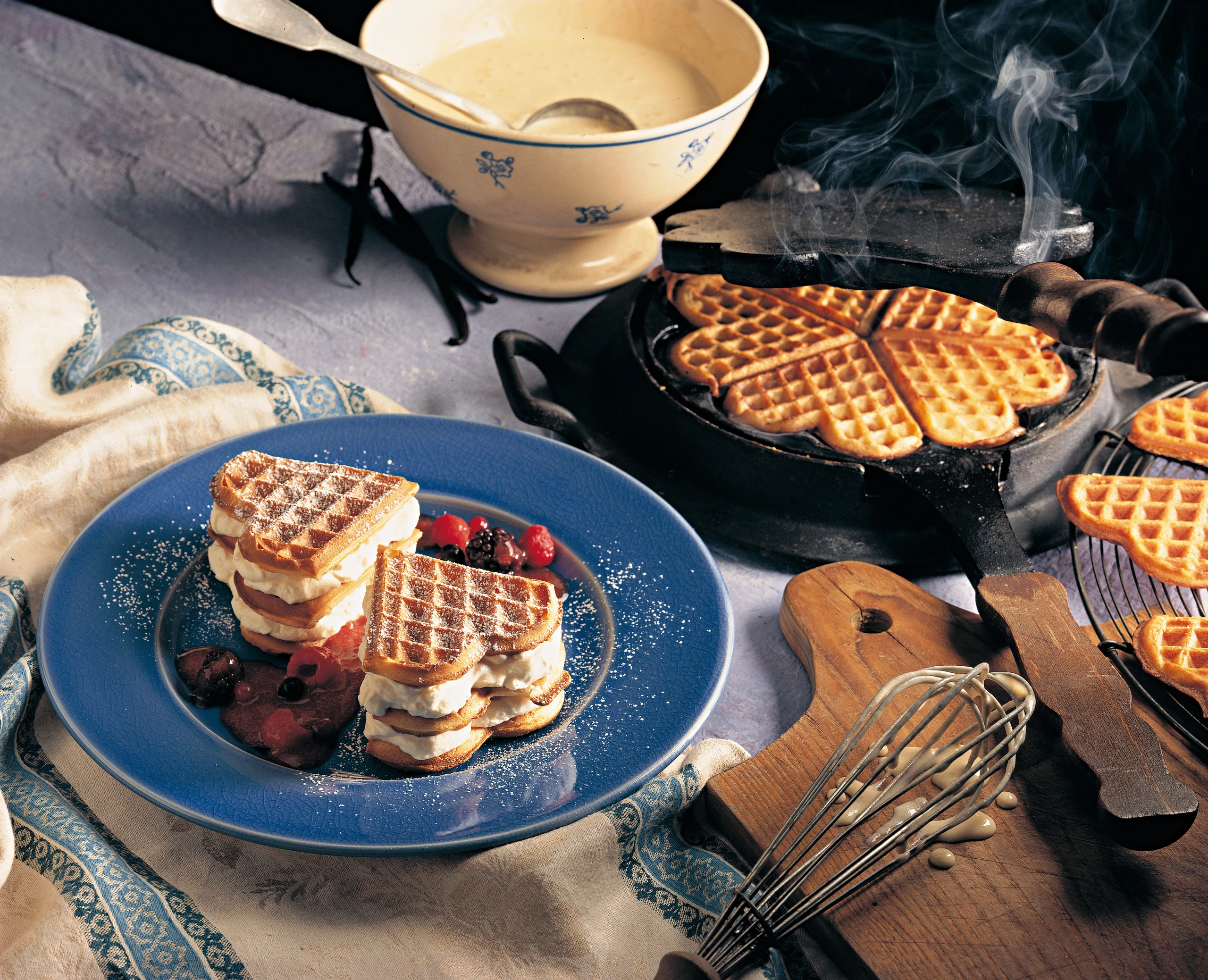 Crème-fraîche-Waffeln mit Zitronencreme