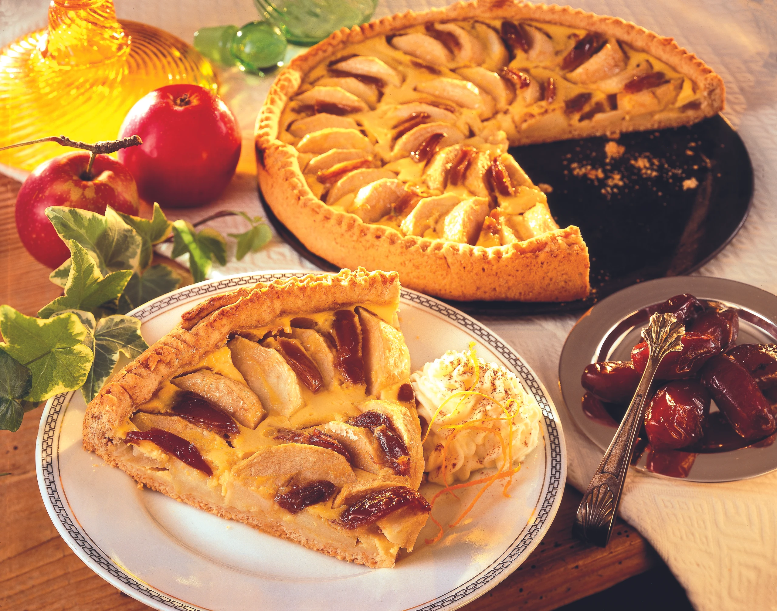 Apfel-Dattelkuchen mit Topfencreme