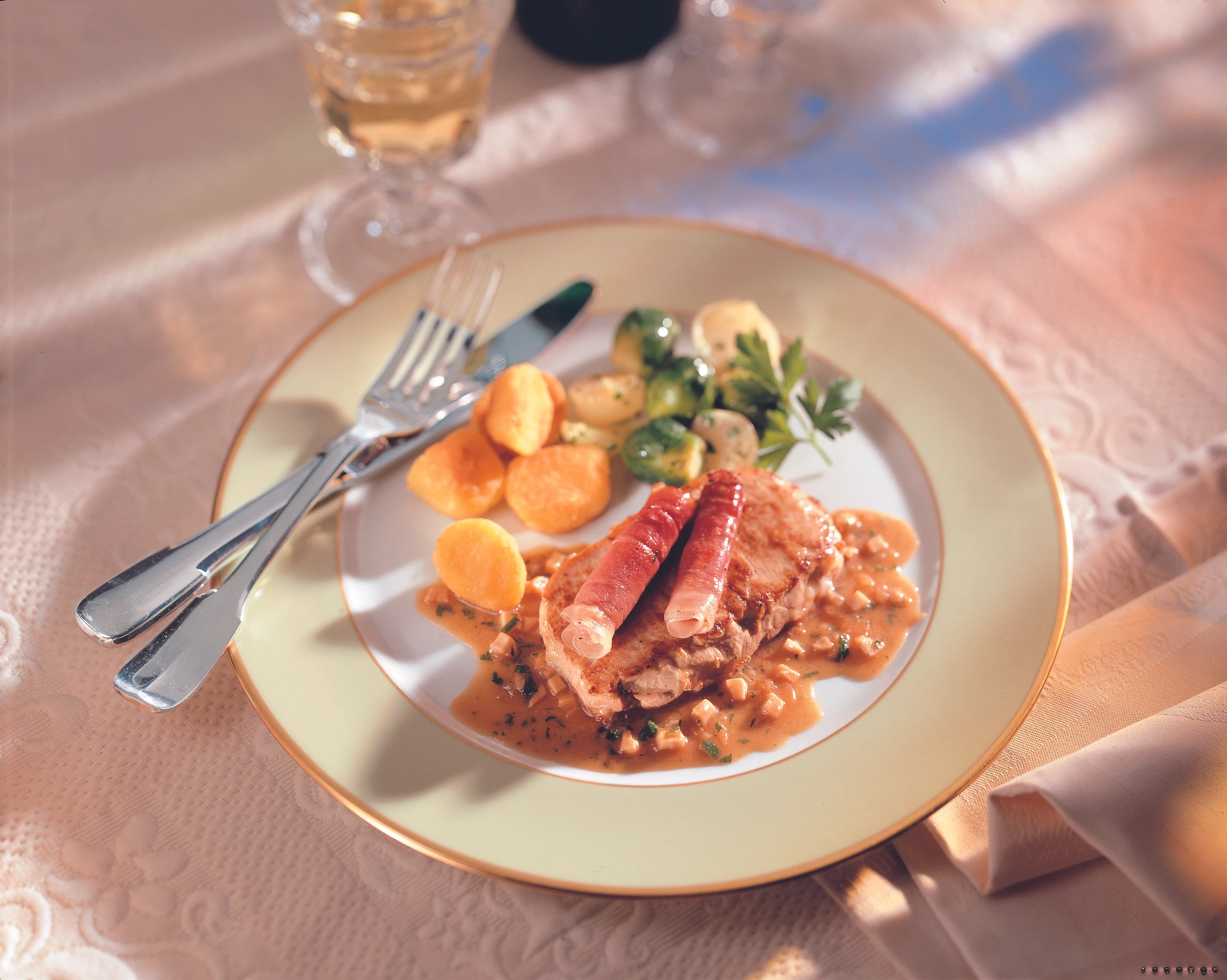 Kalbsrückensteaks im Champignonfond mit Erdäpfellaibchen