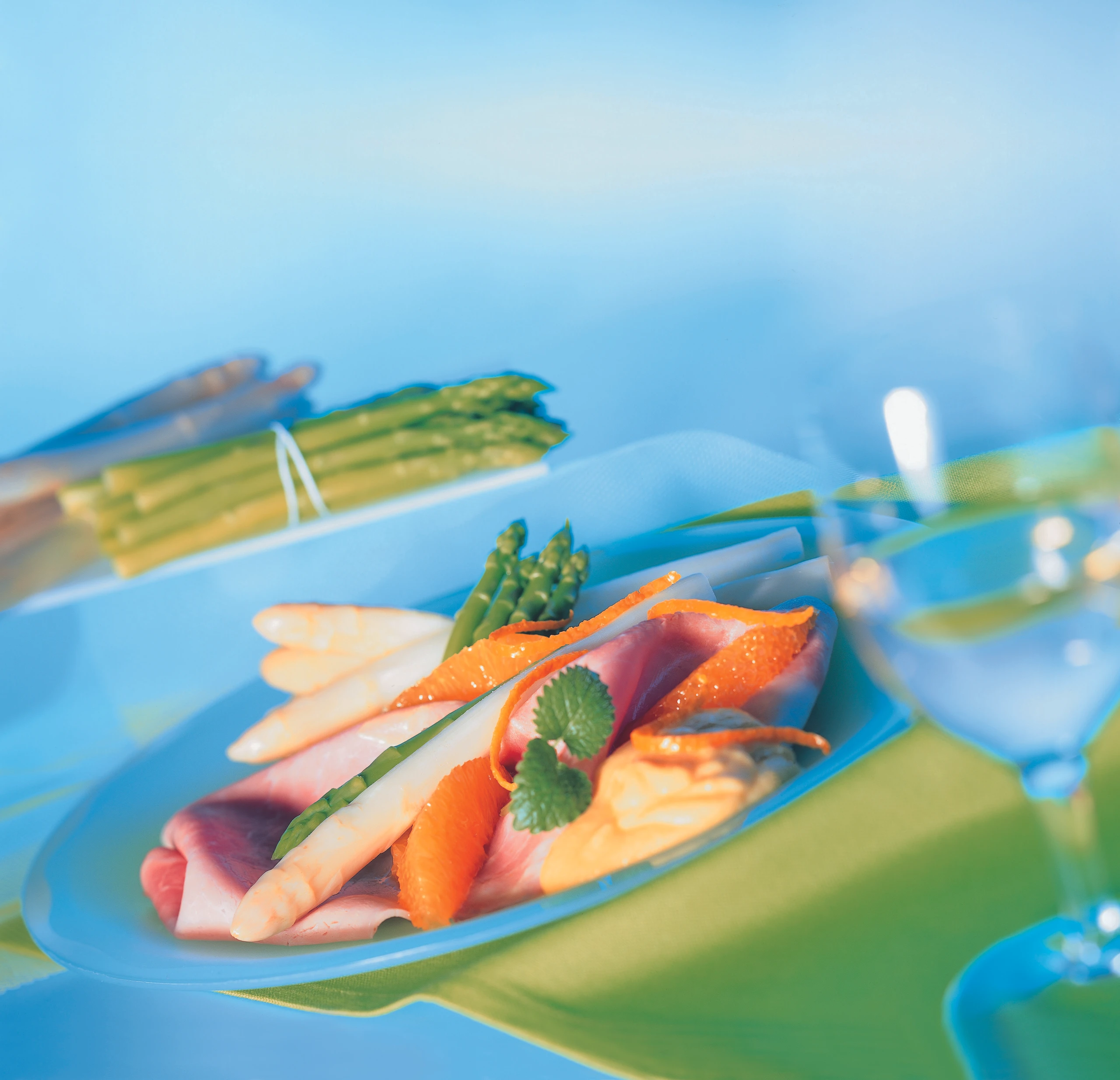 Spargel mit Schinken und Orangen-Hollandaise