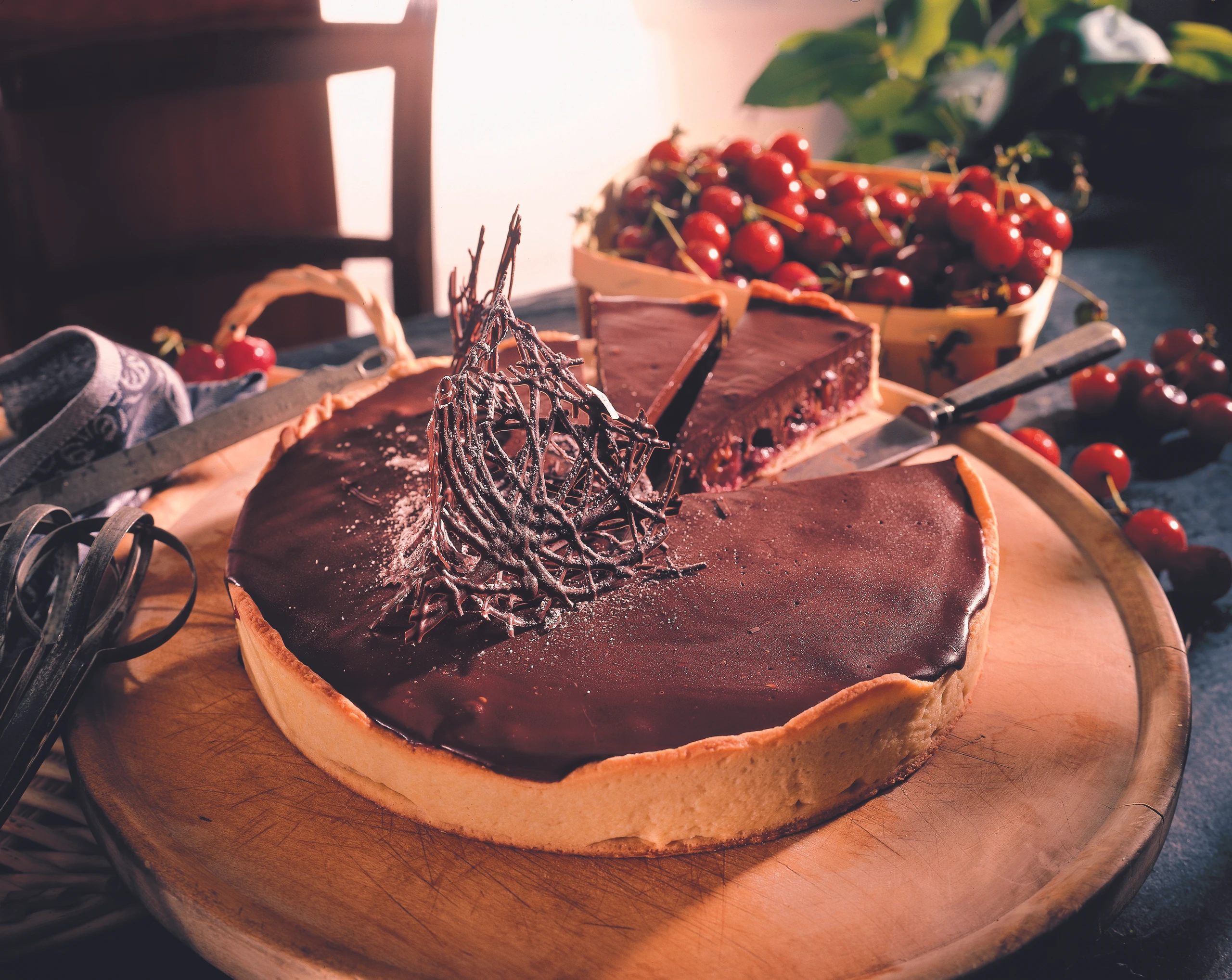 Weichsel-Bitterschokolade-Tarte