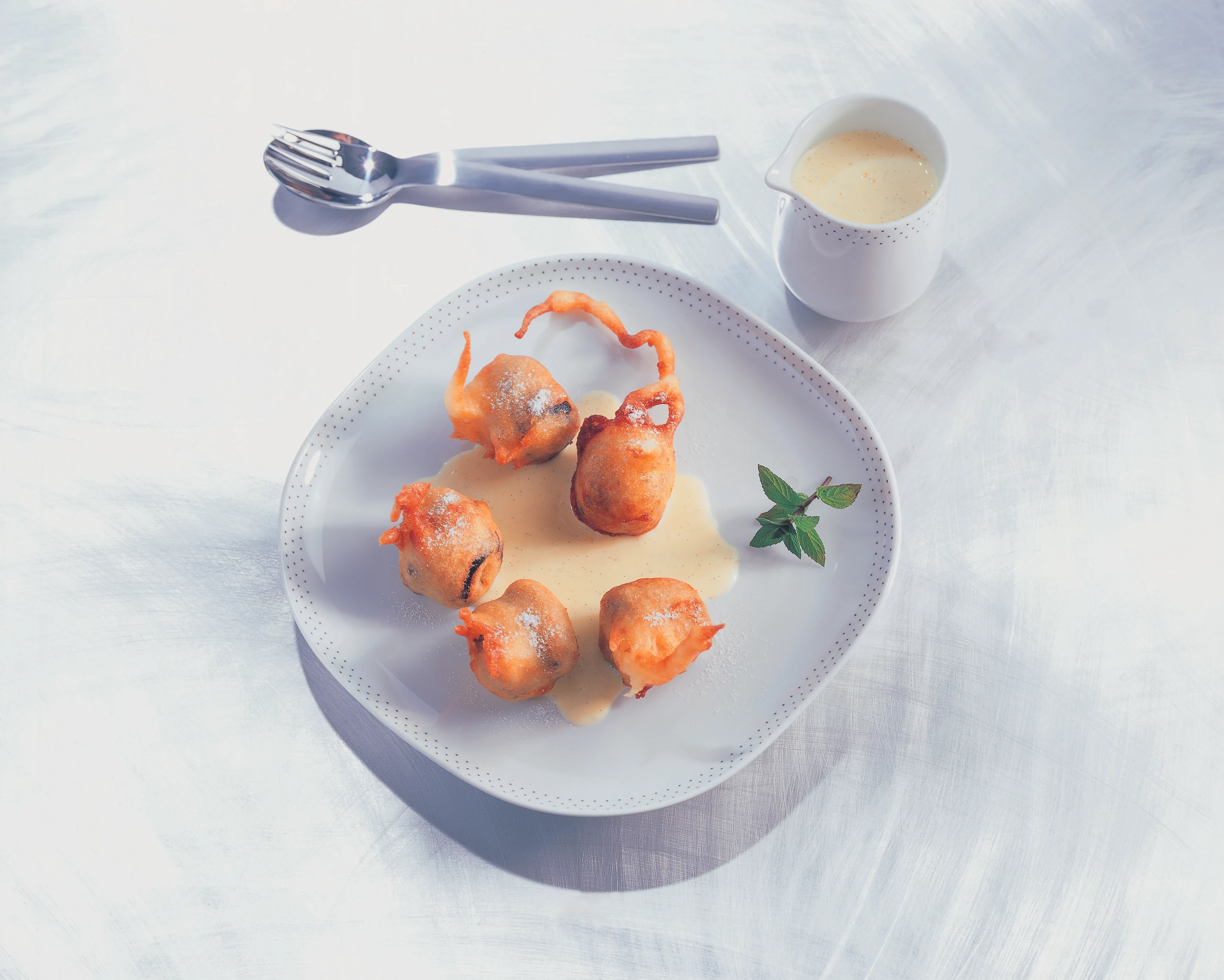 Schlosserbuben mit Vanillesauce