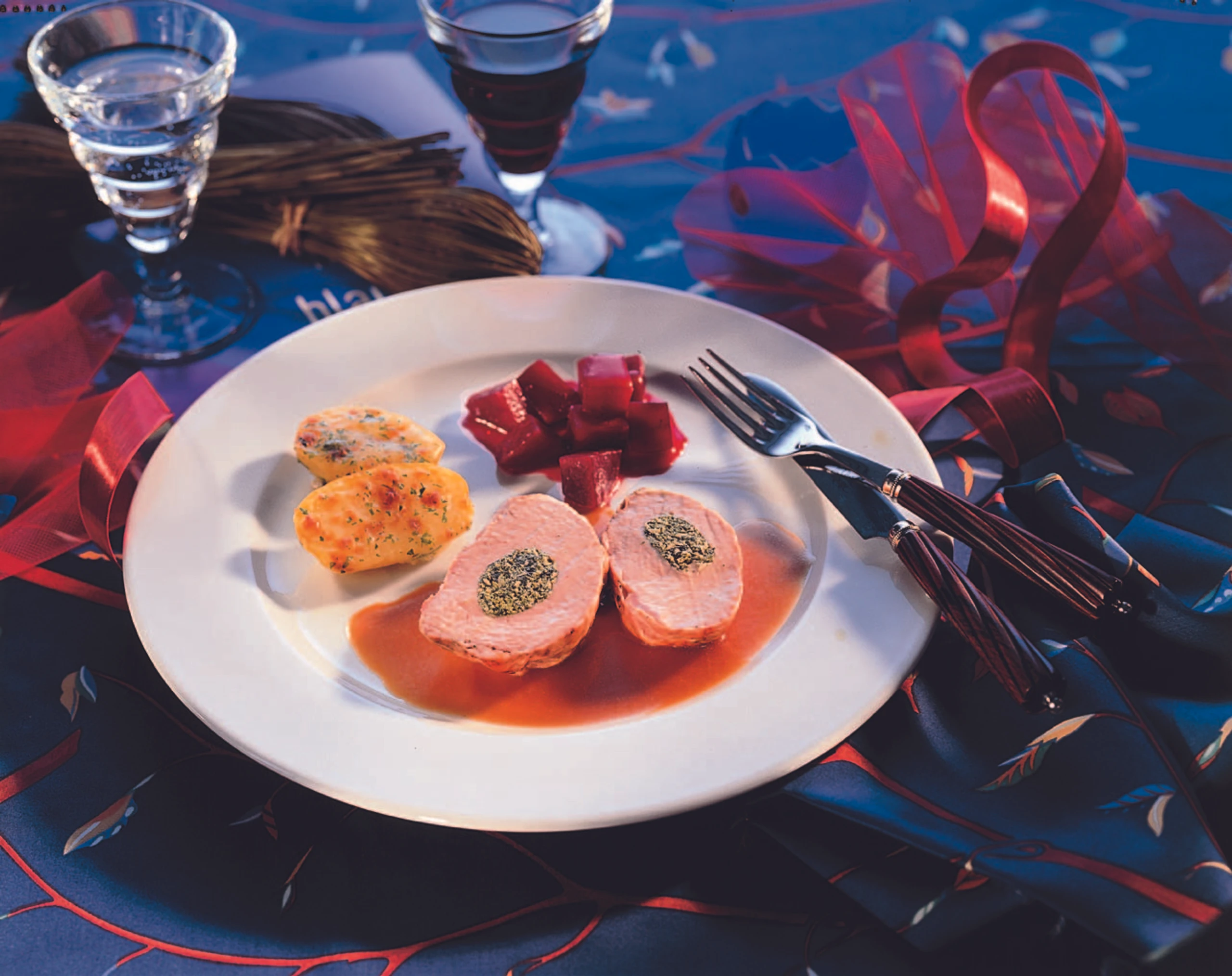 Kalbsnuss mit Spinat-Pignoli-Fülle