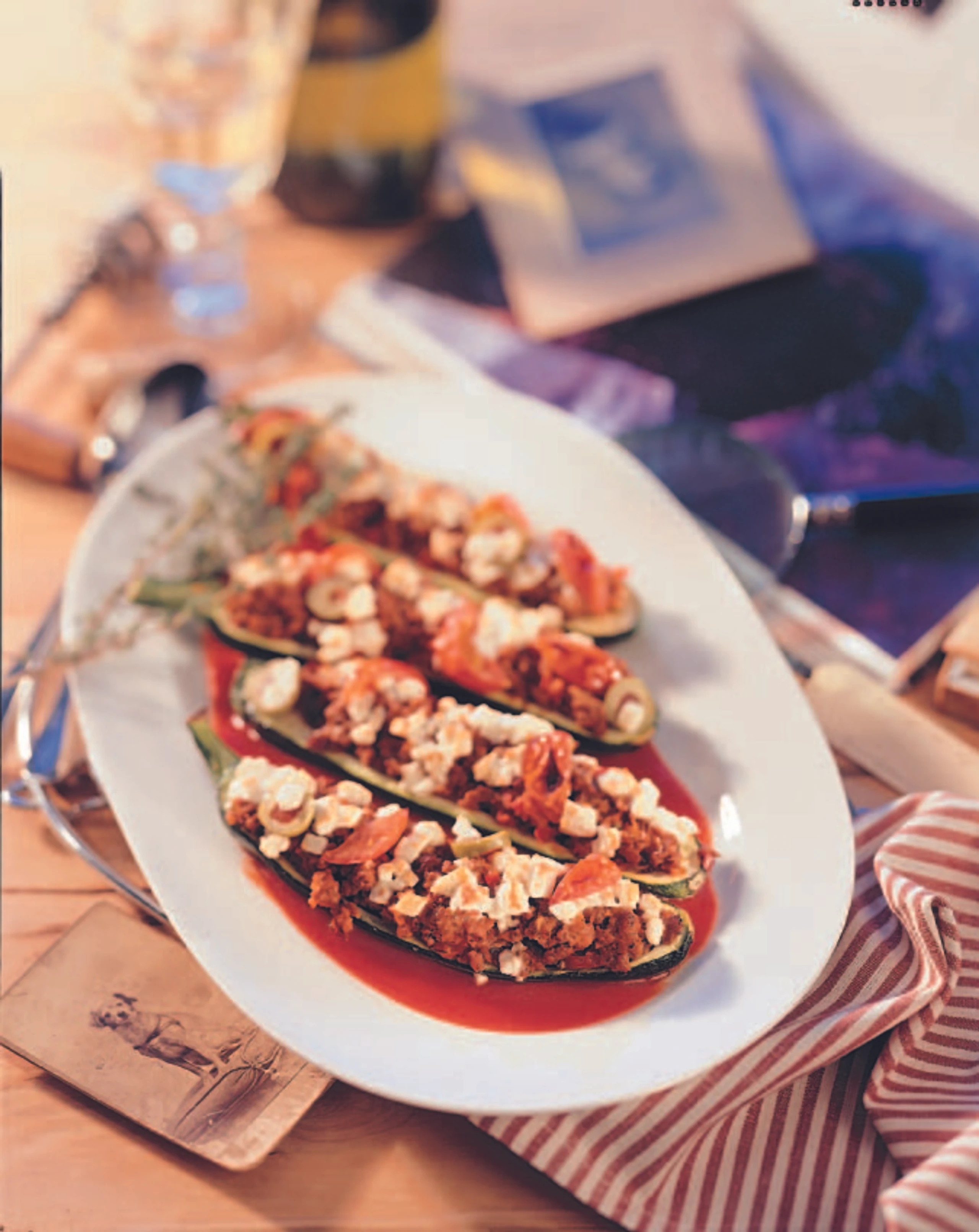 Gefüllte Zucchini mit Lammfaschiertem und Schafkäse