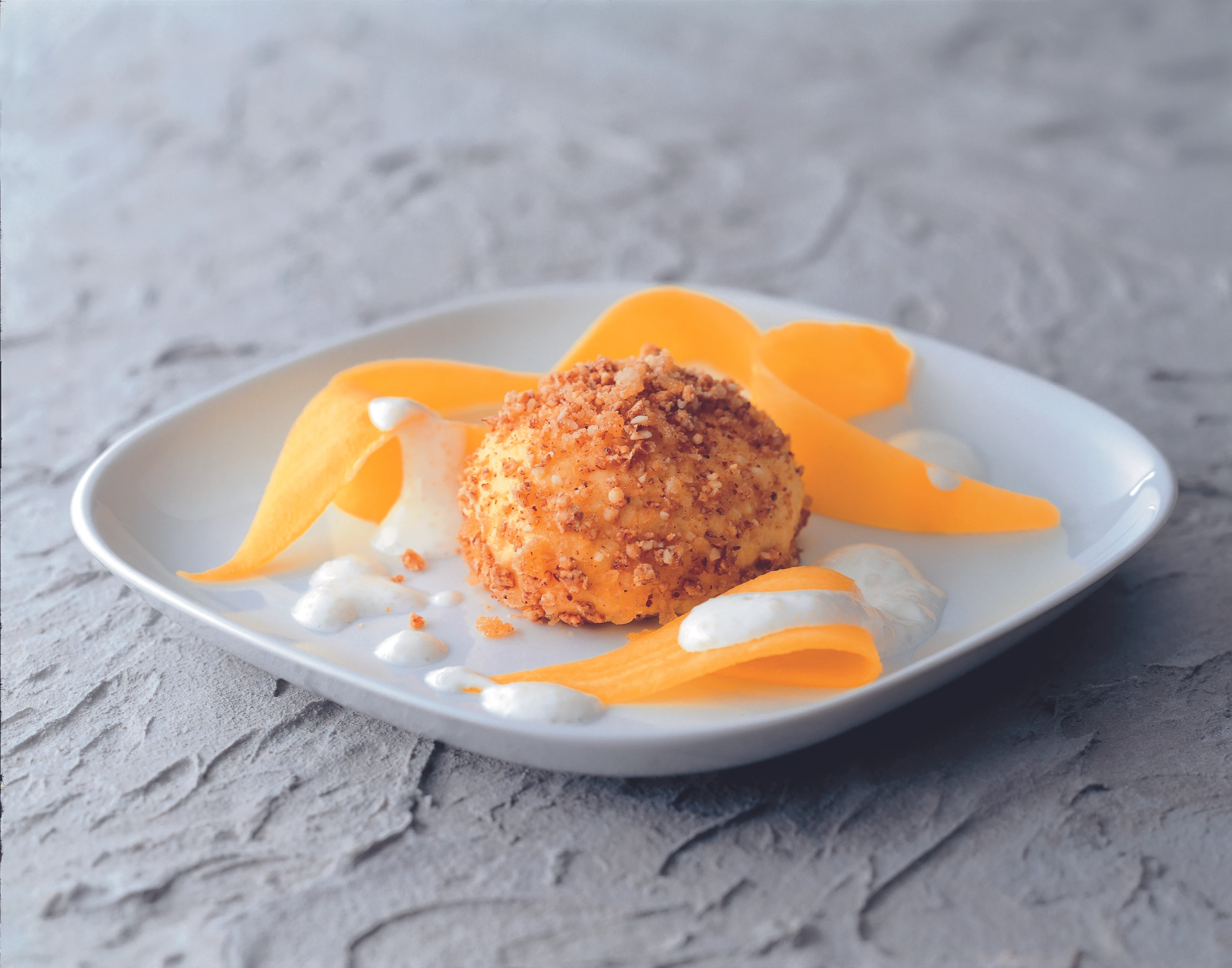 Mangoknöderl mit Mandel-Ingwer-Krokant