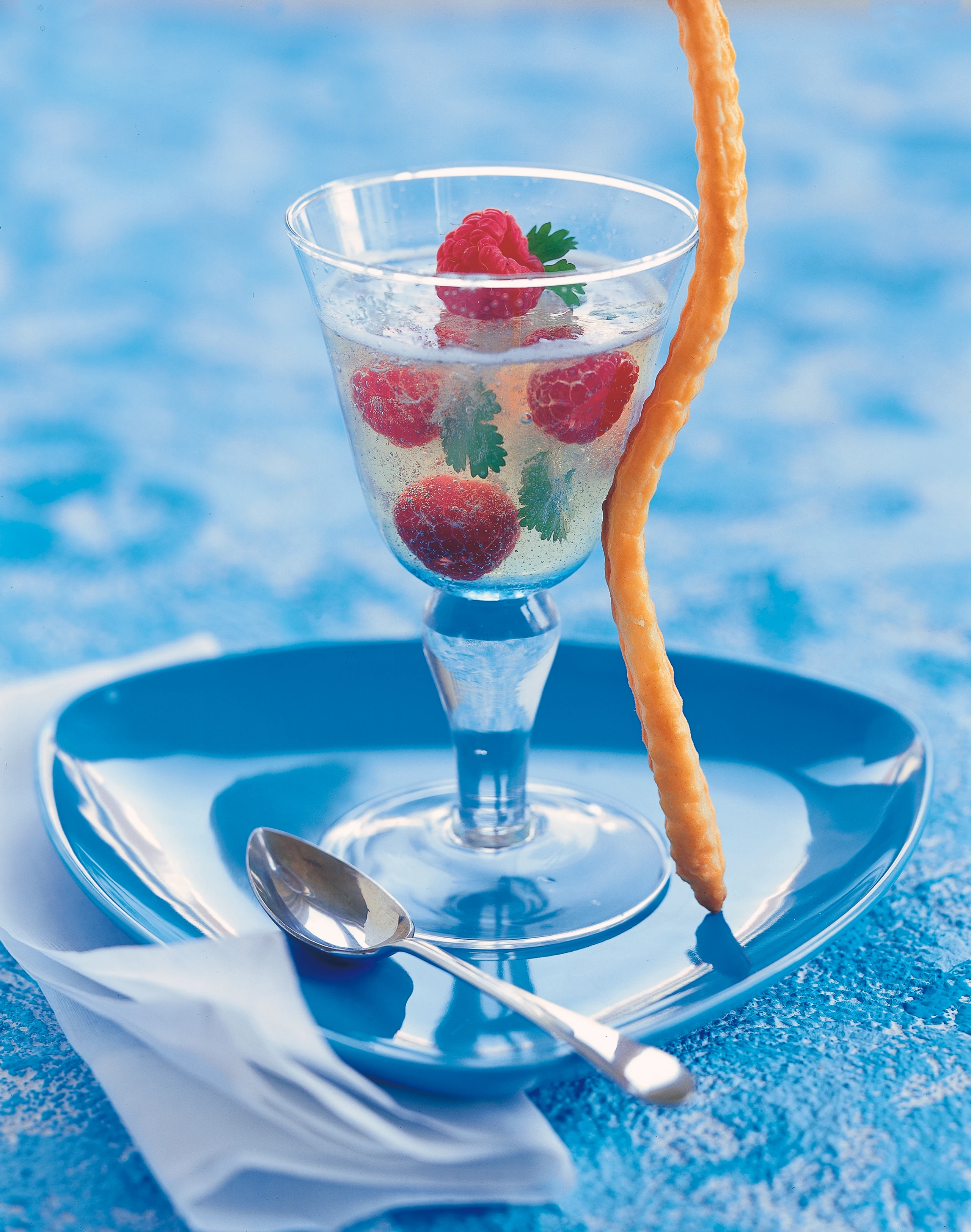 Holunderblüten-Gelee mit Himbeeren und Koriander