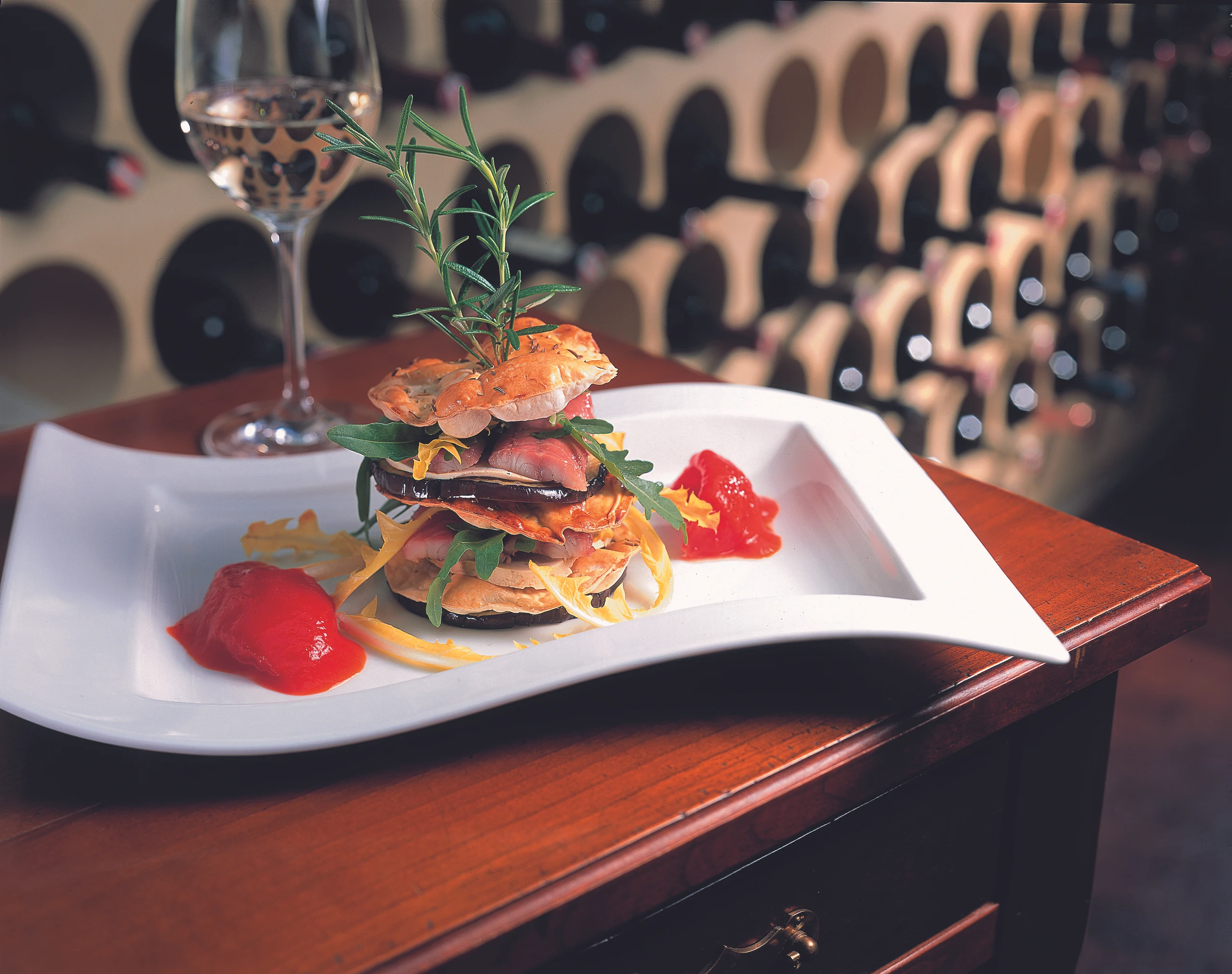 Scheiterhaufen mit Tofu und Räucheraal