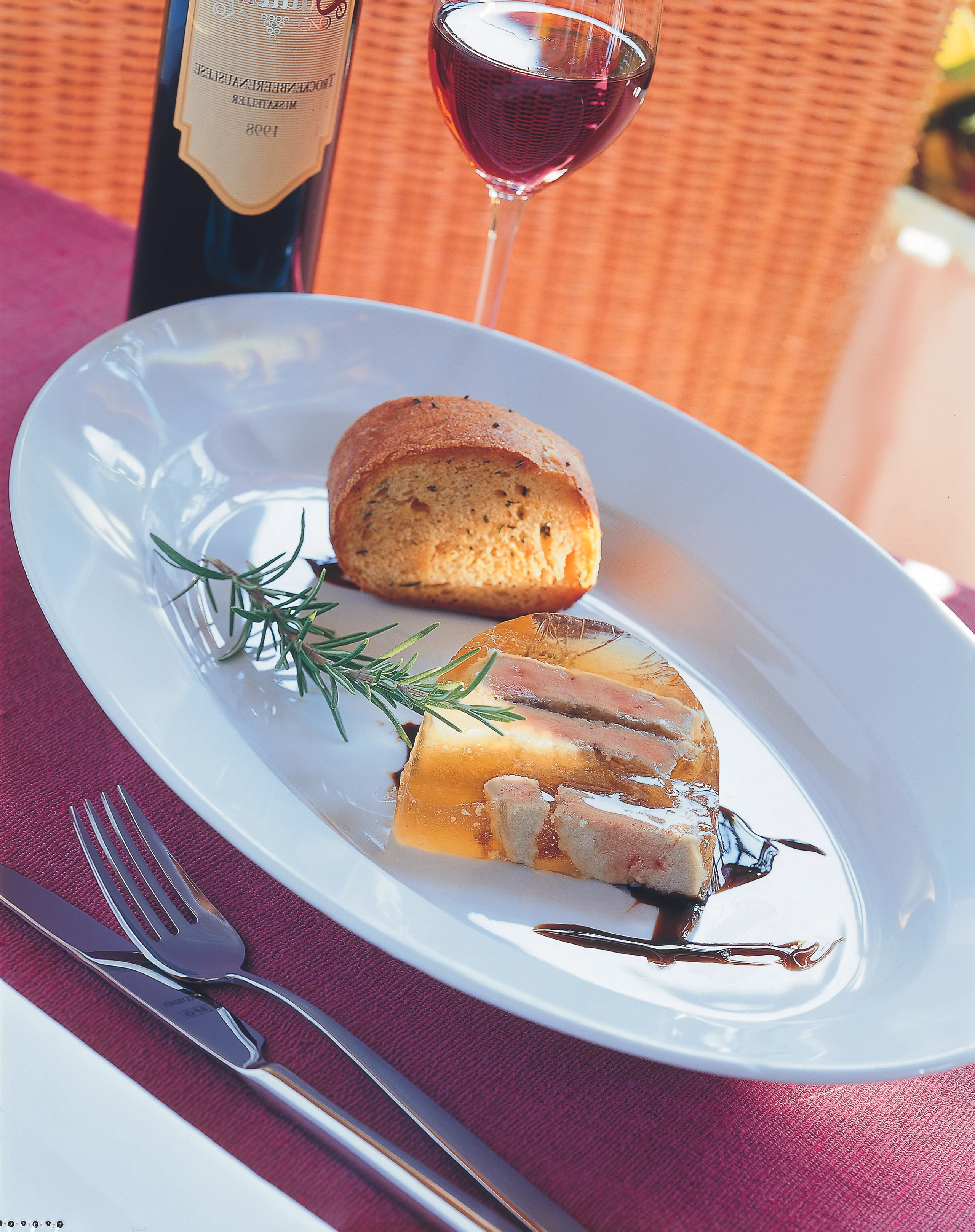 Gänseleberterrine im Trockenbeerenauslese-Gelee