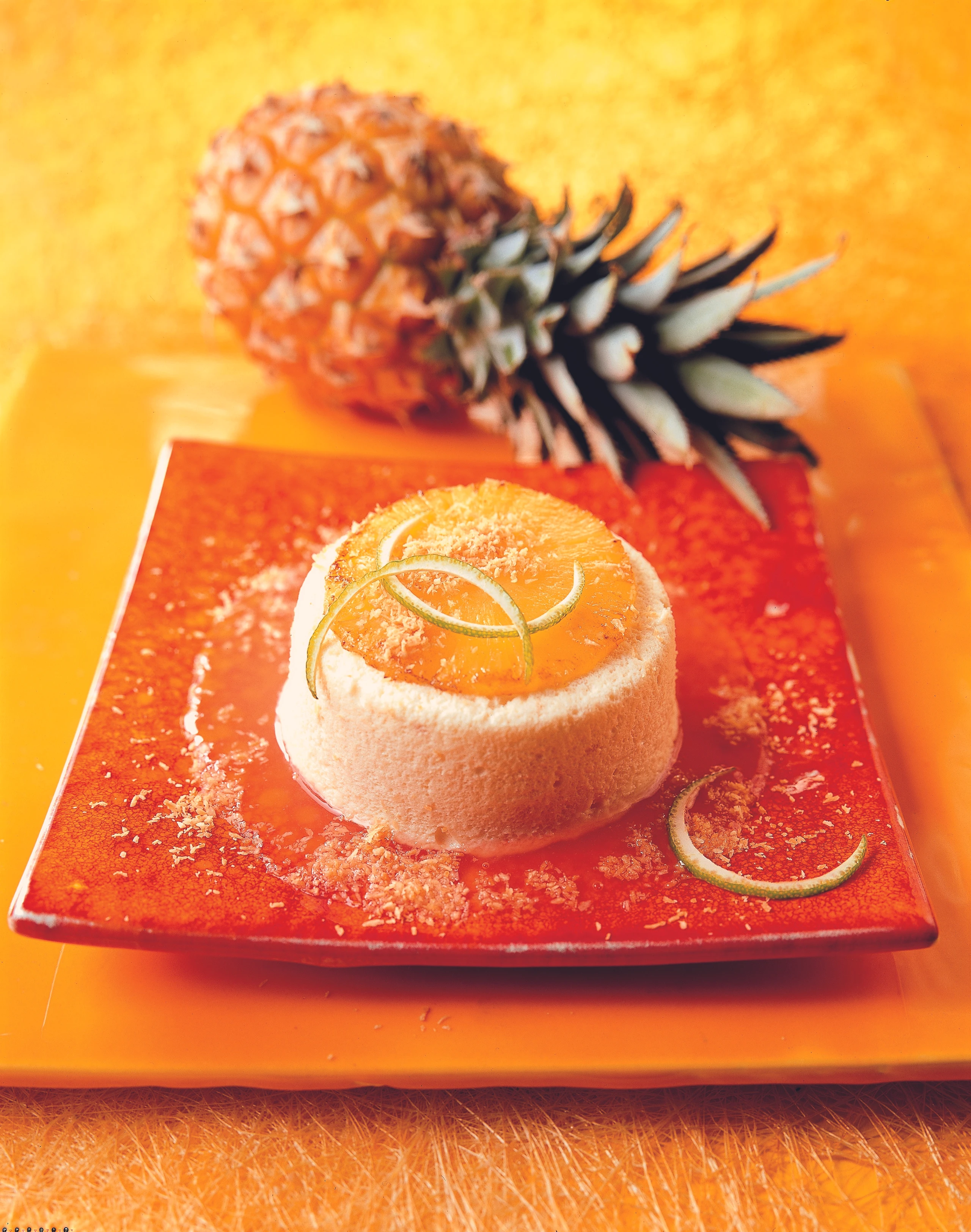 Kokoscreme mit Ananassauce