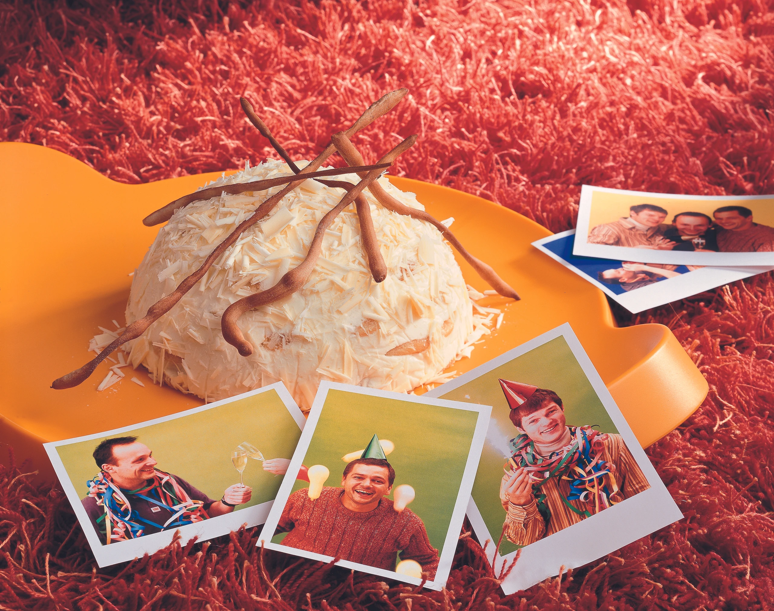 "Beschwipste Kuppel": Weiße Schokotorte mit Champagnercreme