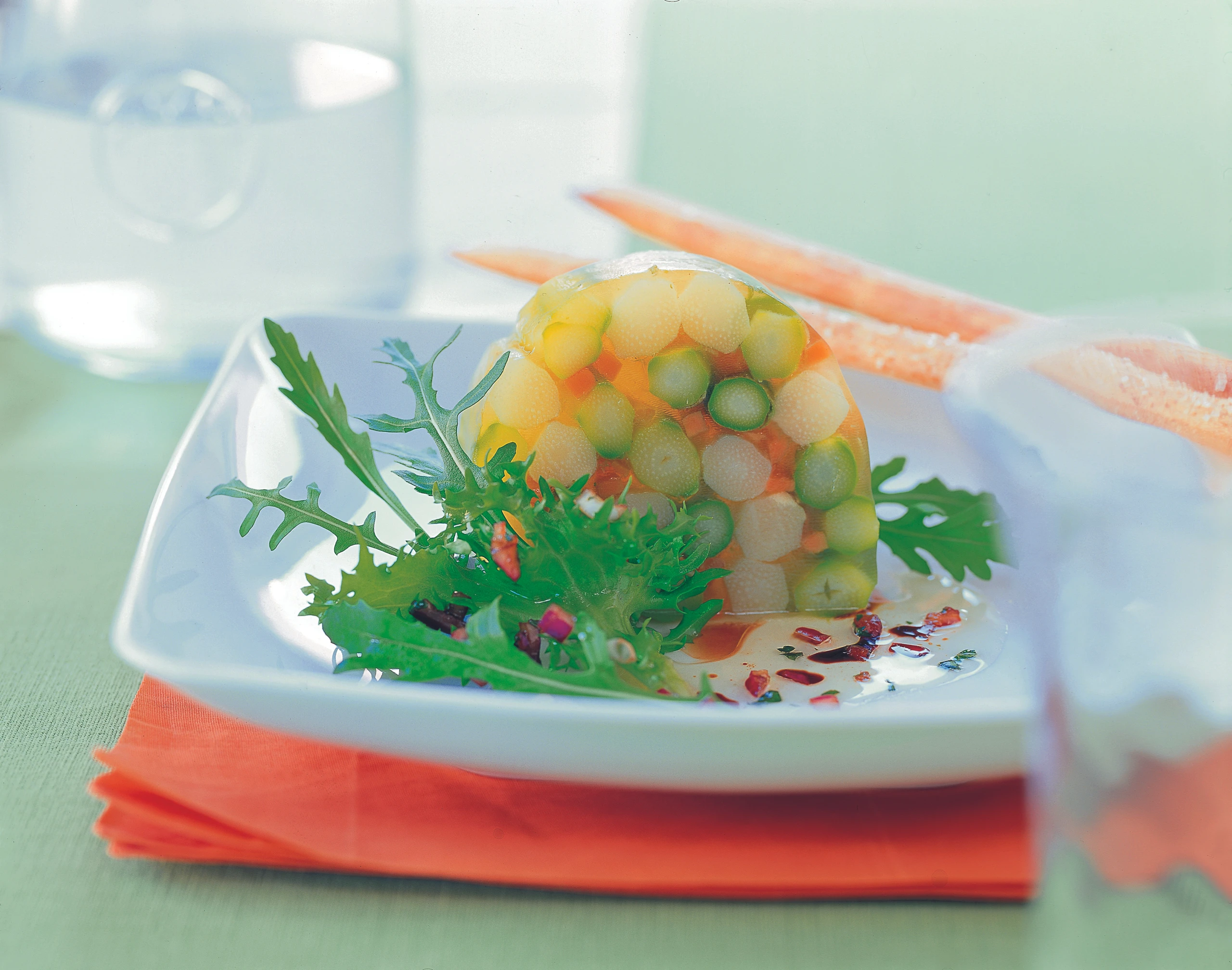 Spargelsulz Grün-Weiß mit Basilikum-Vinaigrette