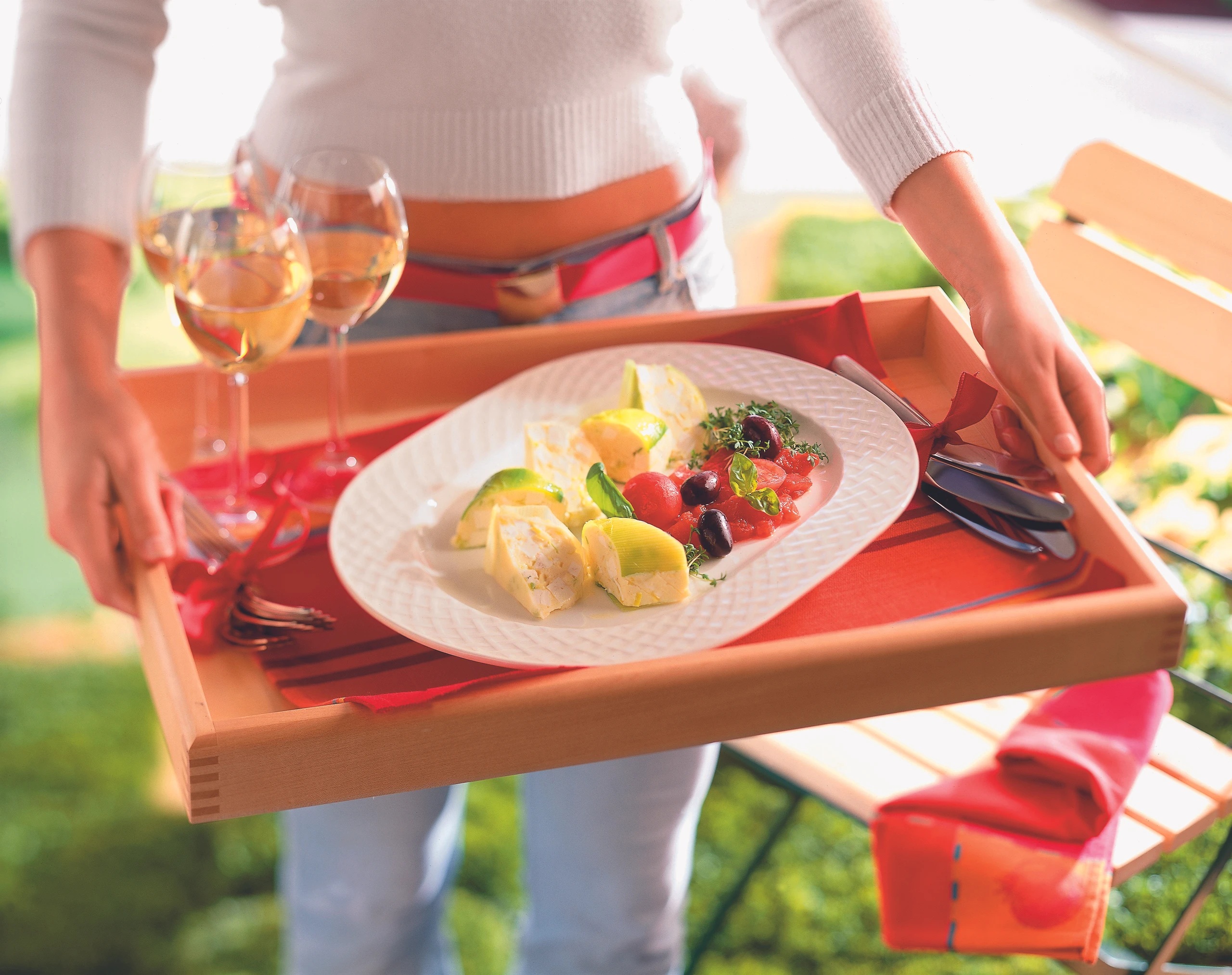 Erdäpfel-Lauch-Terrine mit Schafkäse und Paradeis-Dressing