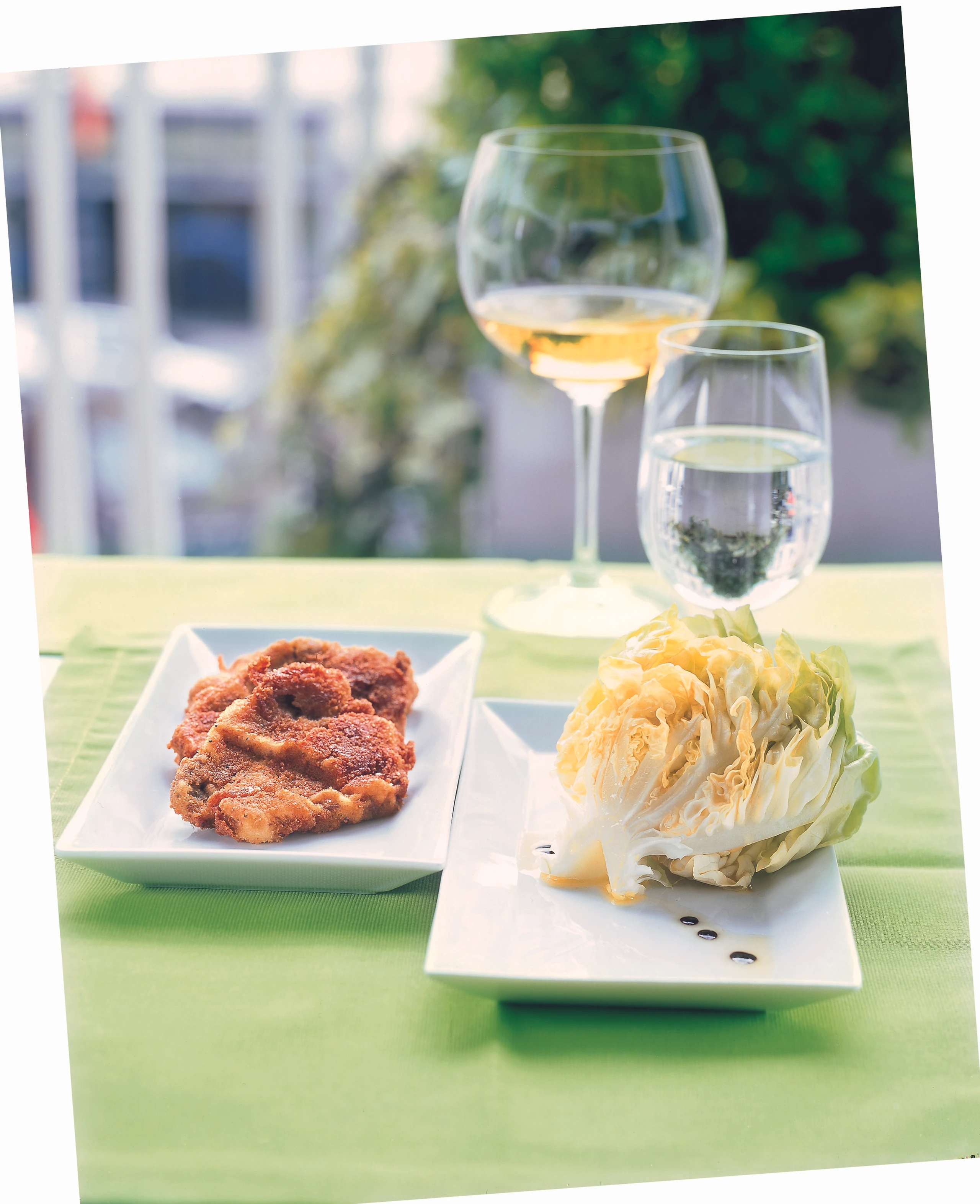 Wiener Backfleisch mit marinierten Salatherzen